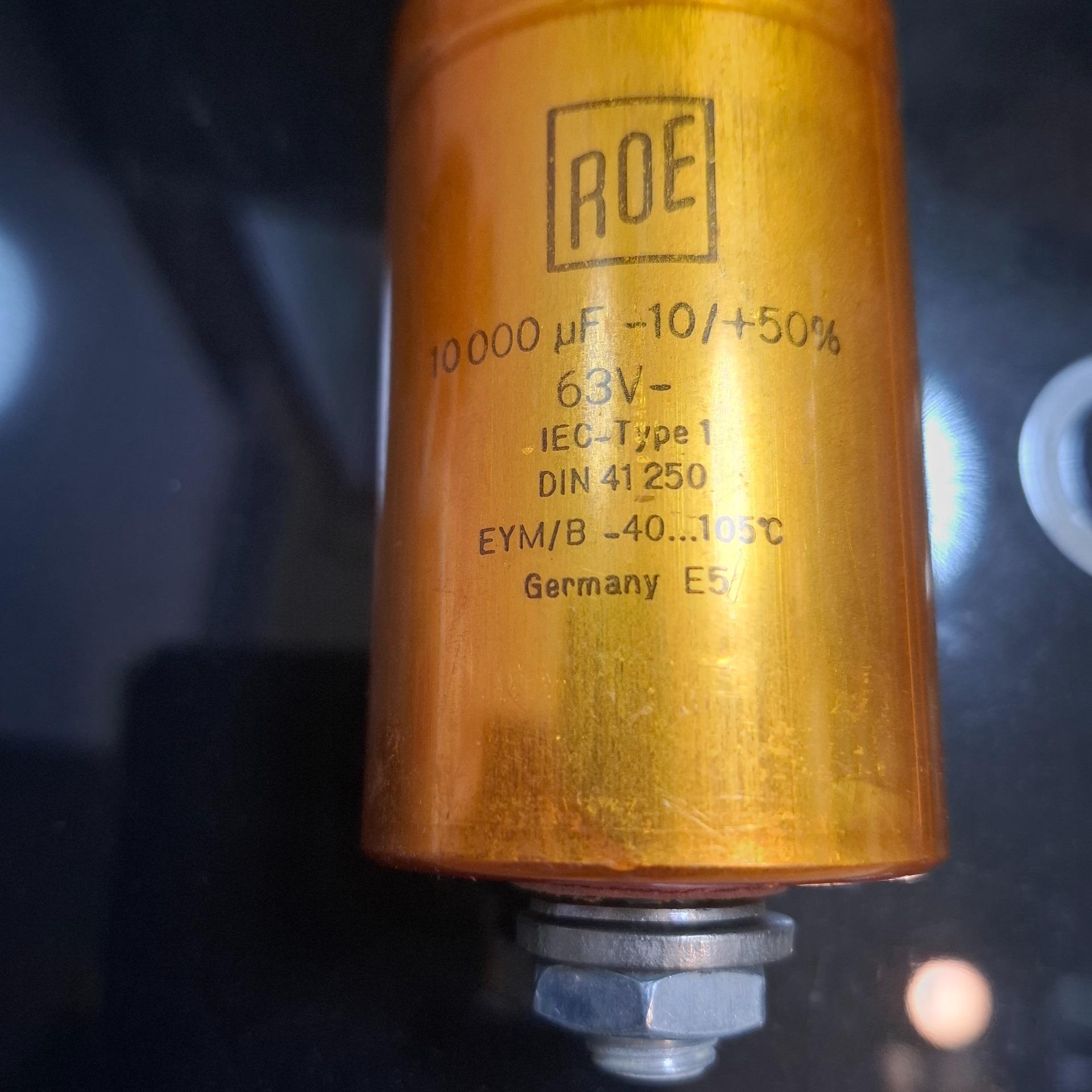 خازن الکترولیت 10،000میکرو63ولت