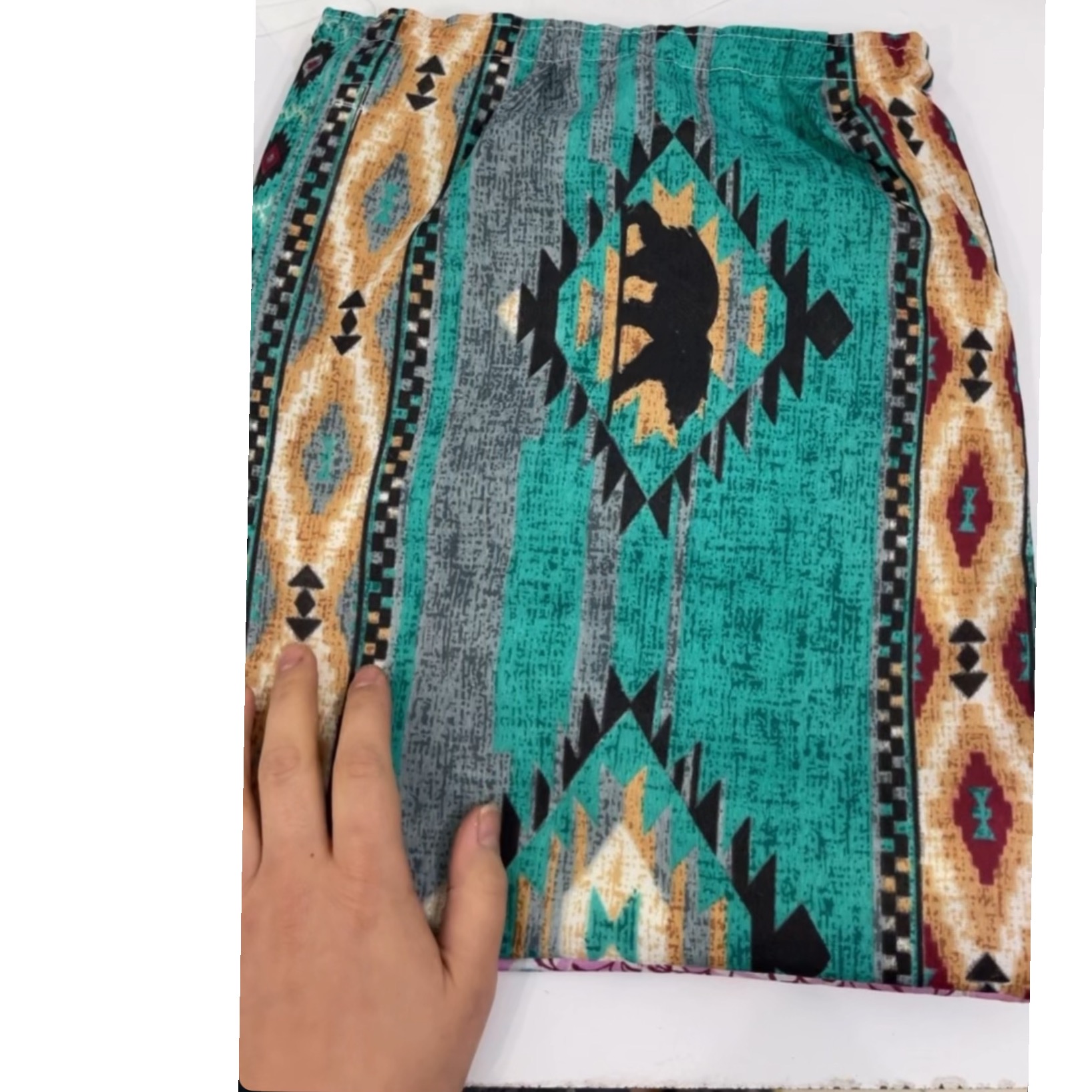 کیسه نان و سبزی