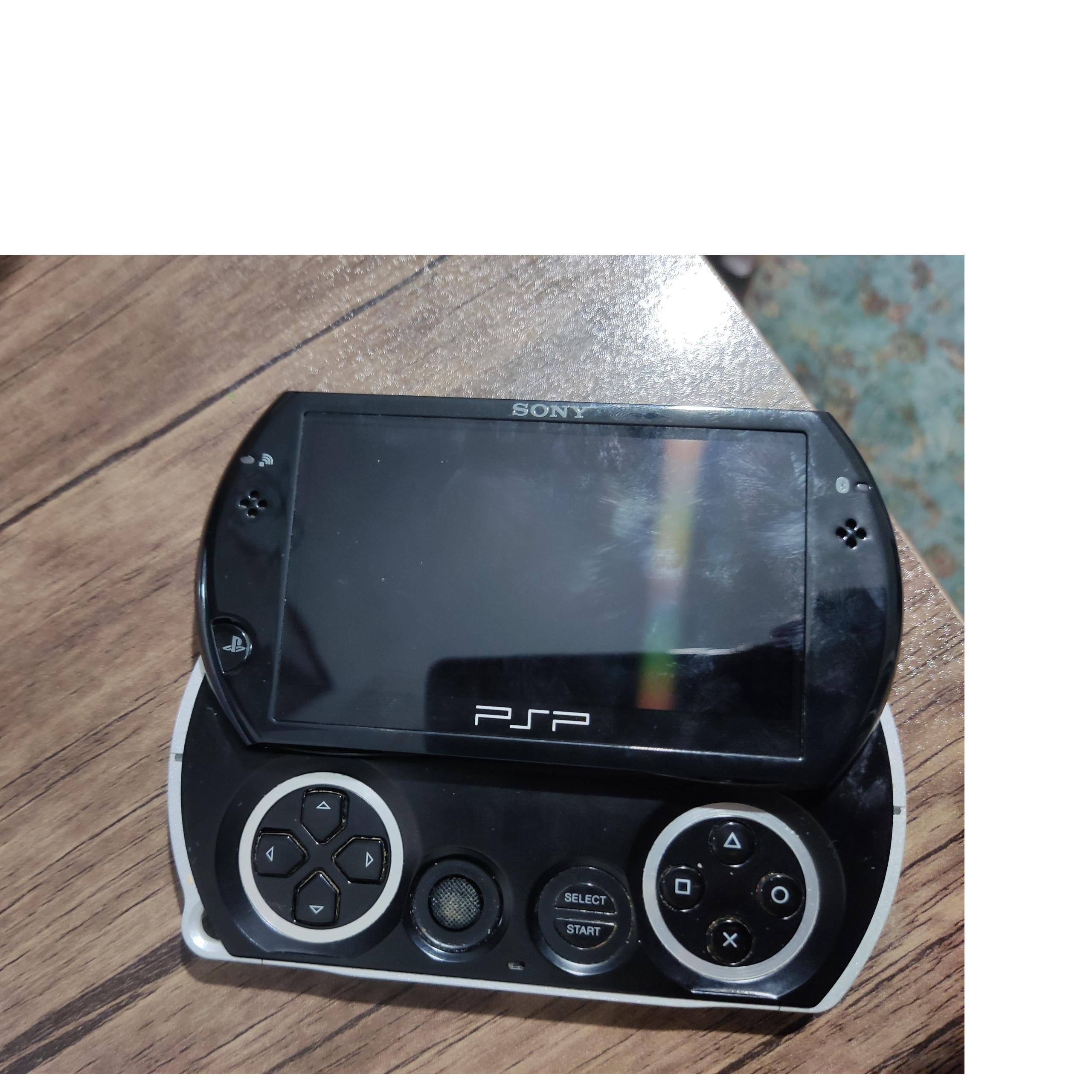 کنسول دستی PSP Go