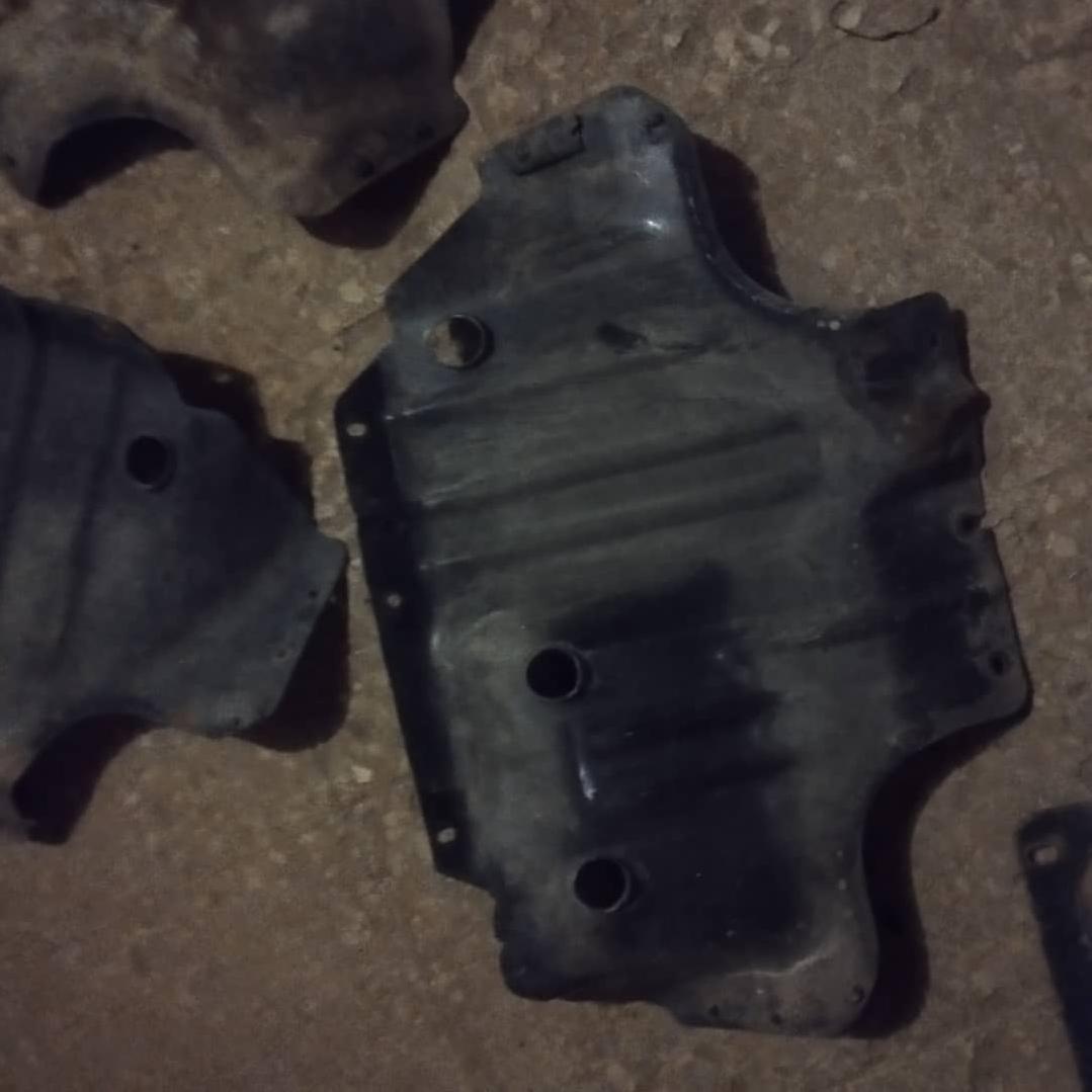 سینی زیر موتور نیسان پیکاپ اصل ژاپن