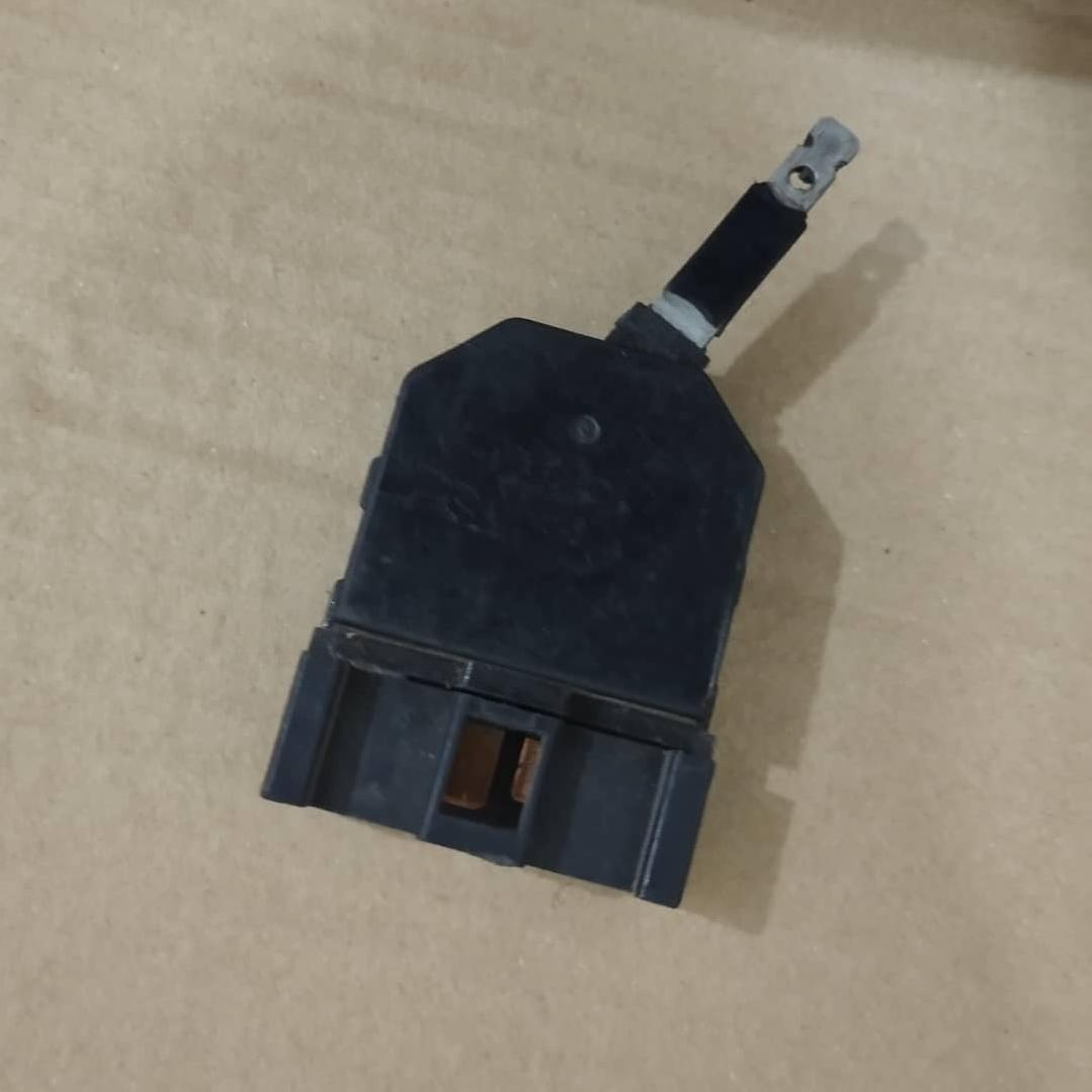 کلید4حالته استوک اصلی نیسان پیکاپ