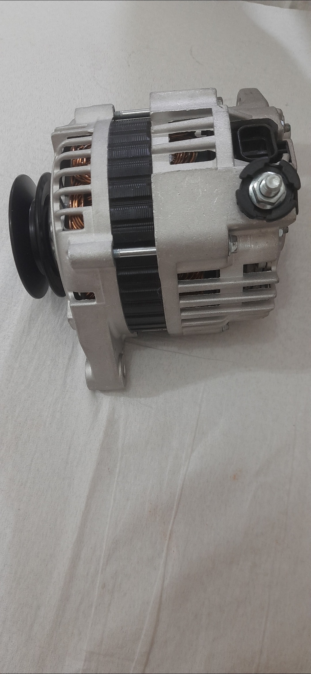 دینام نیسان پیکاپ و رونیز Genuine Parts