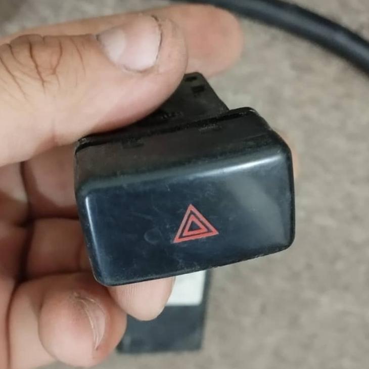 کلید فلشر چهار چراغ پیکاپ و رونیز اصلی نیسان موتور