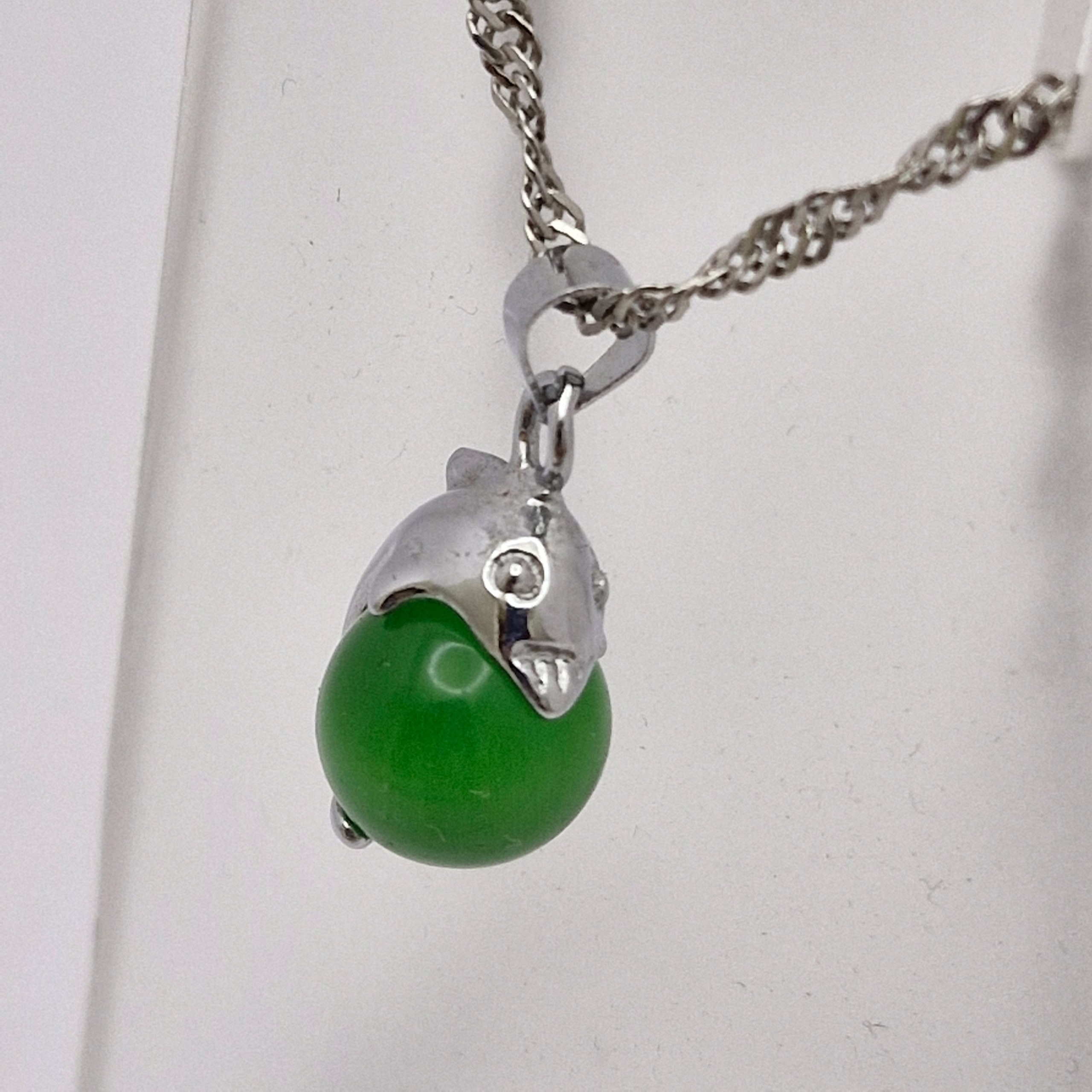 آویز دلفین سبز با زنجیر استیل