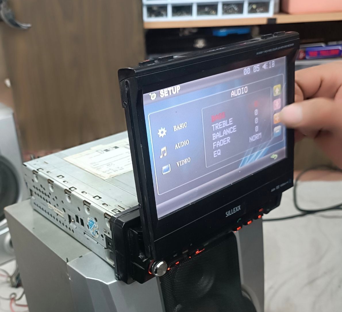 ضبط مانیتور دار sillexx