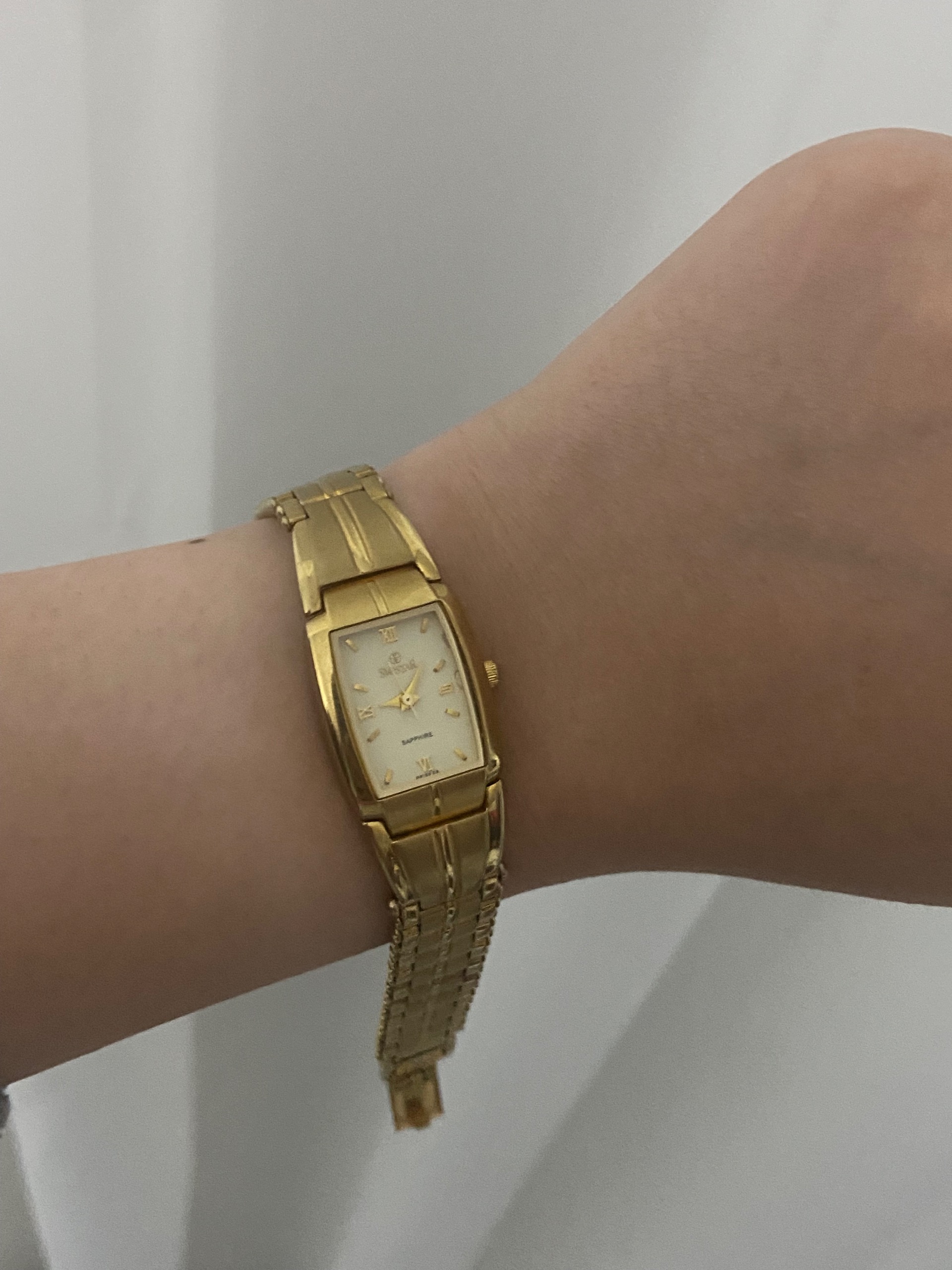 ساعت مچی سوییستار