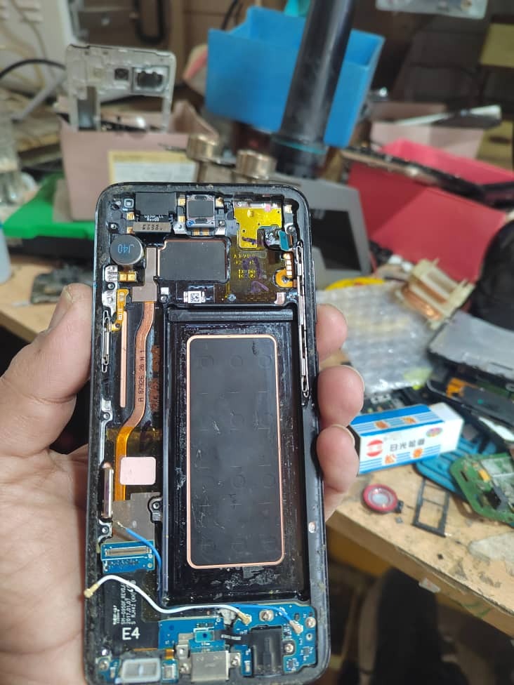 ال سی دی روکاری اصلی سامسونگs8