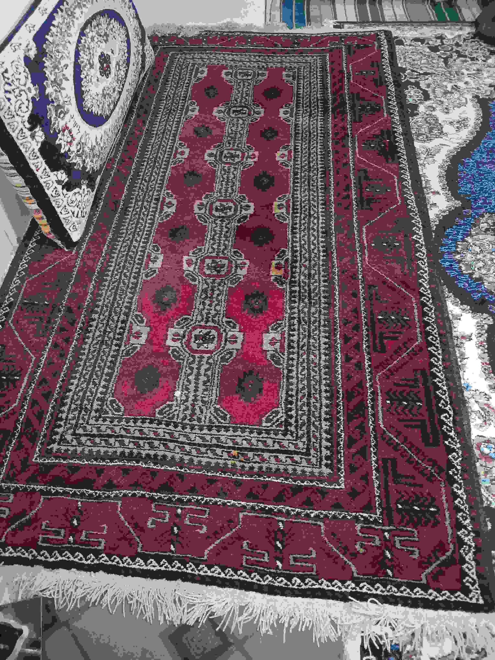 قالیچه دستبافت قدیمی