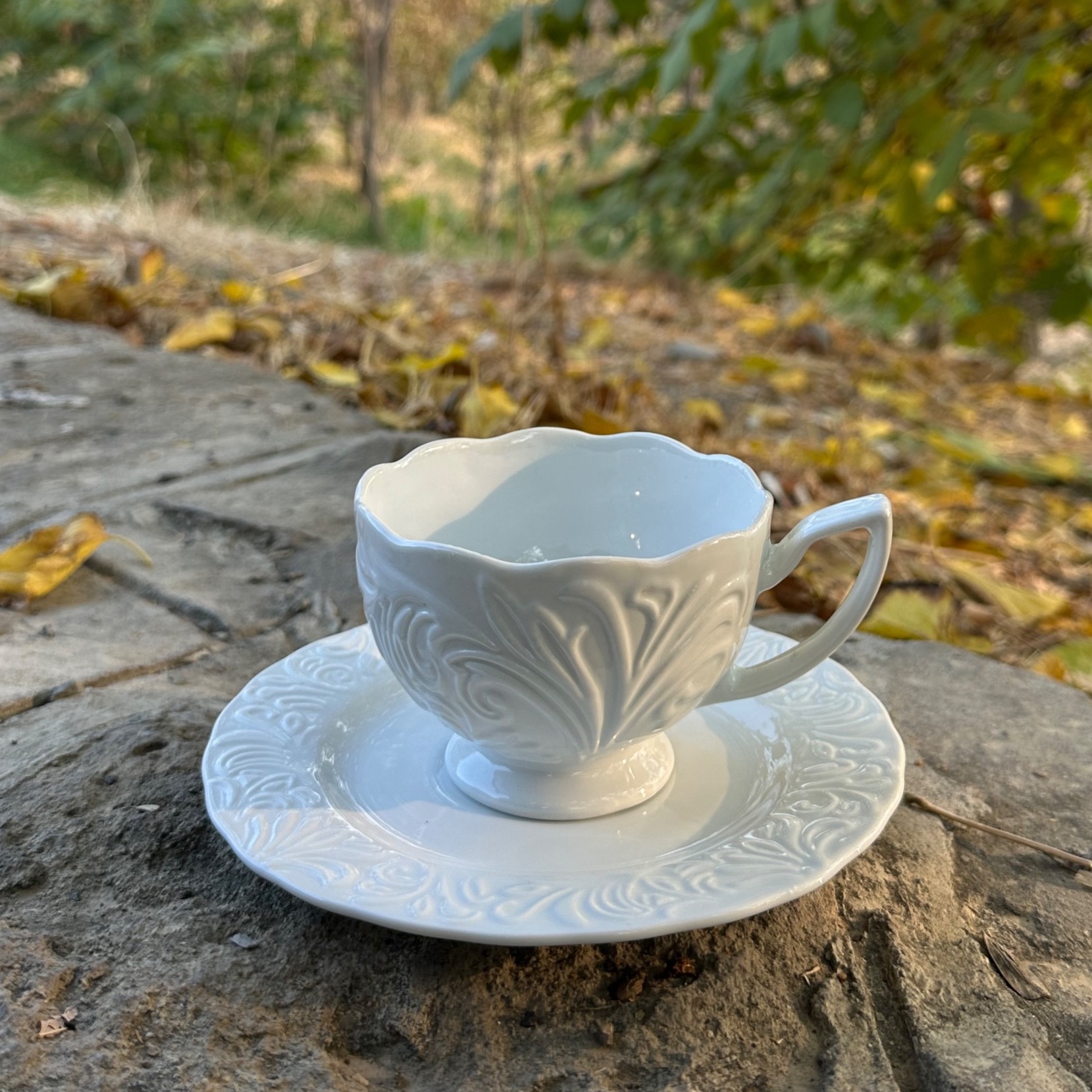 فنجان طرح گل برجسته سرامیکی