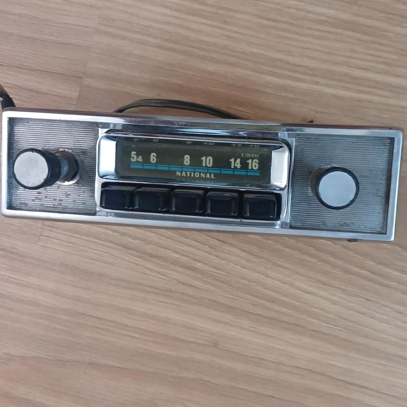 رادیو ناسیونال قدیمی خودرو