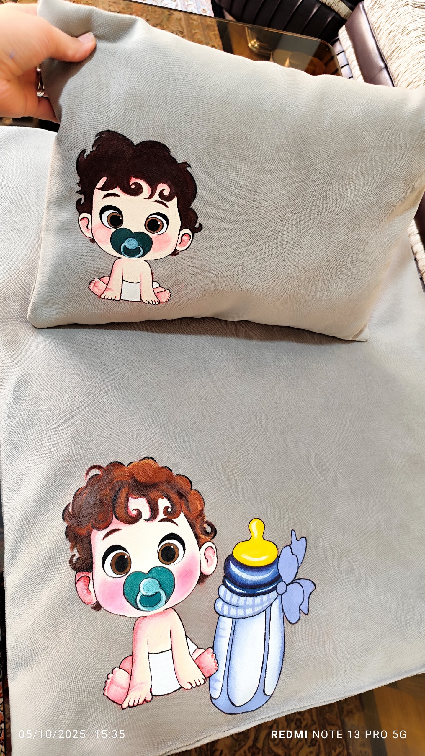 روبالشتی و زیرانداز کودک نقاشی شده با دست