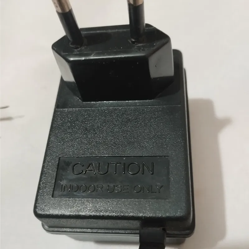 ترانس کاهنده (220به12) خارجی.قدیمی CAUTION