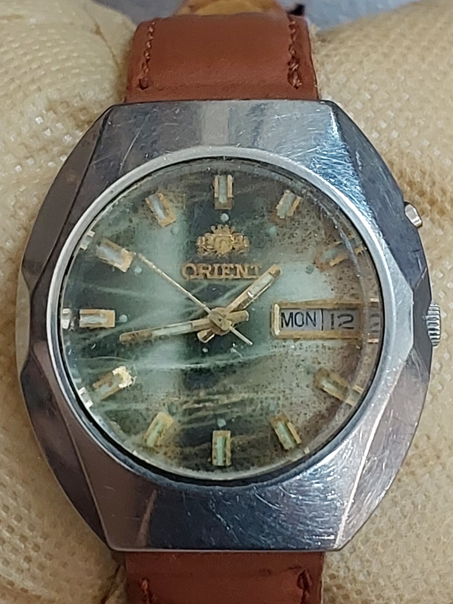 ساعت سیکو اصل با مارک شیر و خورشید سفارش ایران