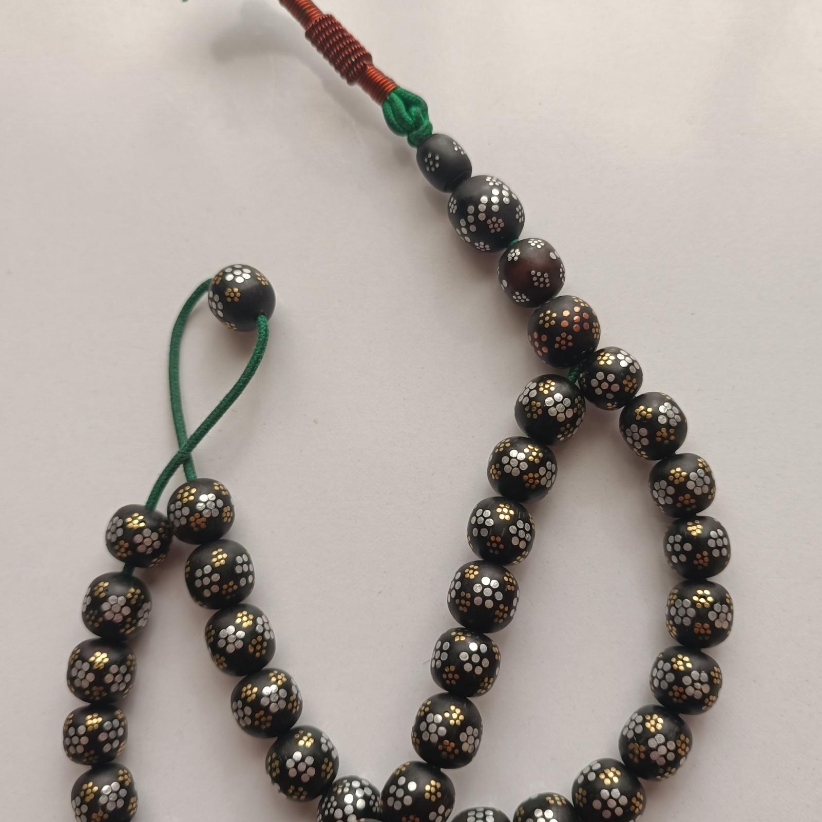 تسبح خرما میخ کوب چراکه بسیار زیبا