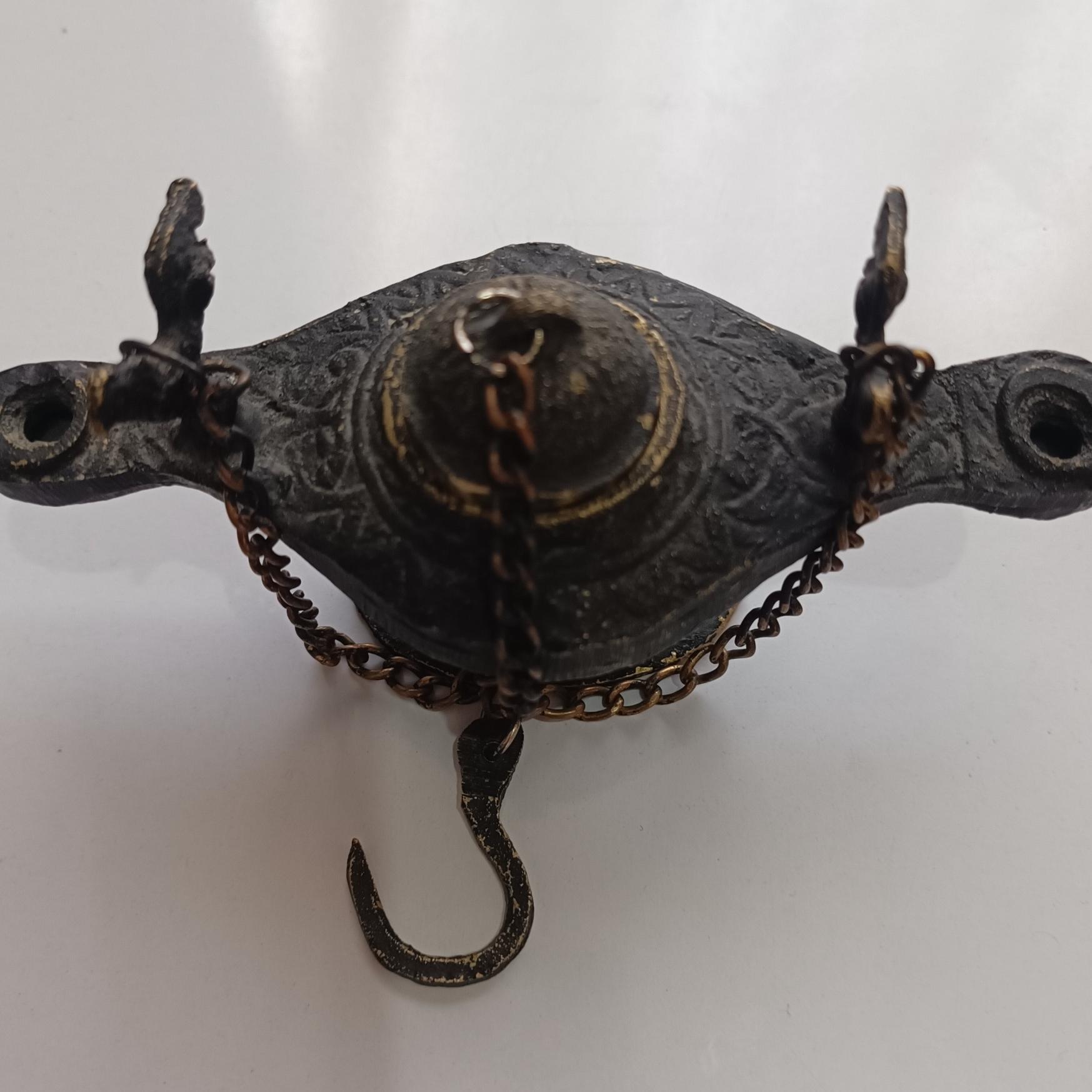 چراغ پی سوز برنجی کهنه بسیار زیبا