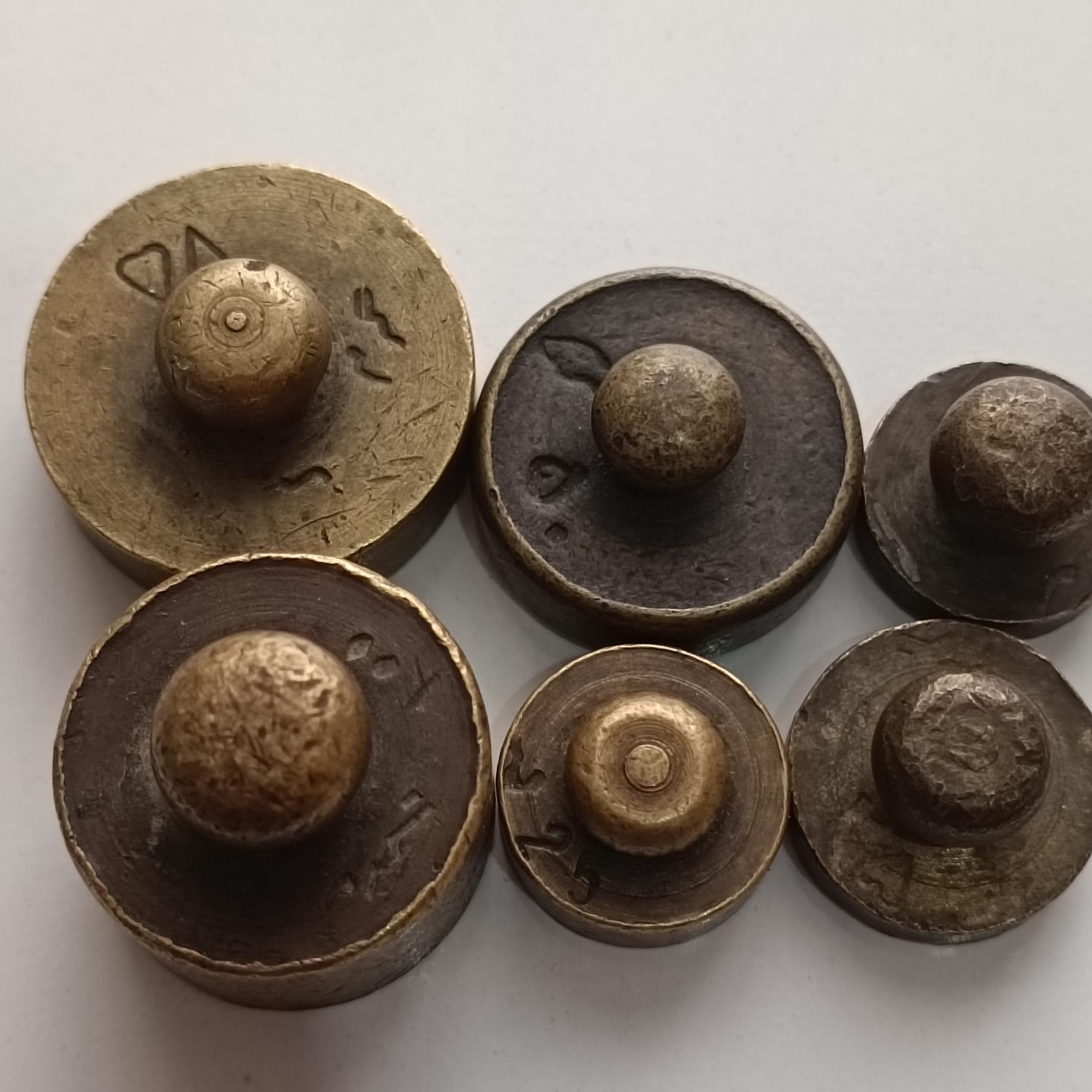 شش عدد وزنه ترازو کهنه بسیار زیبا