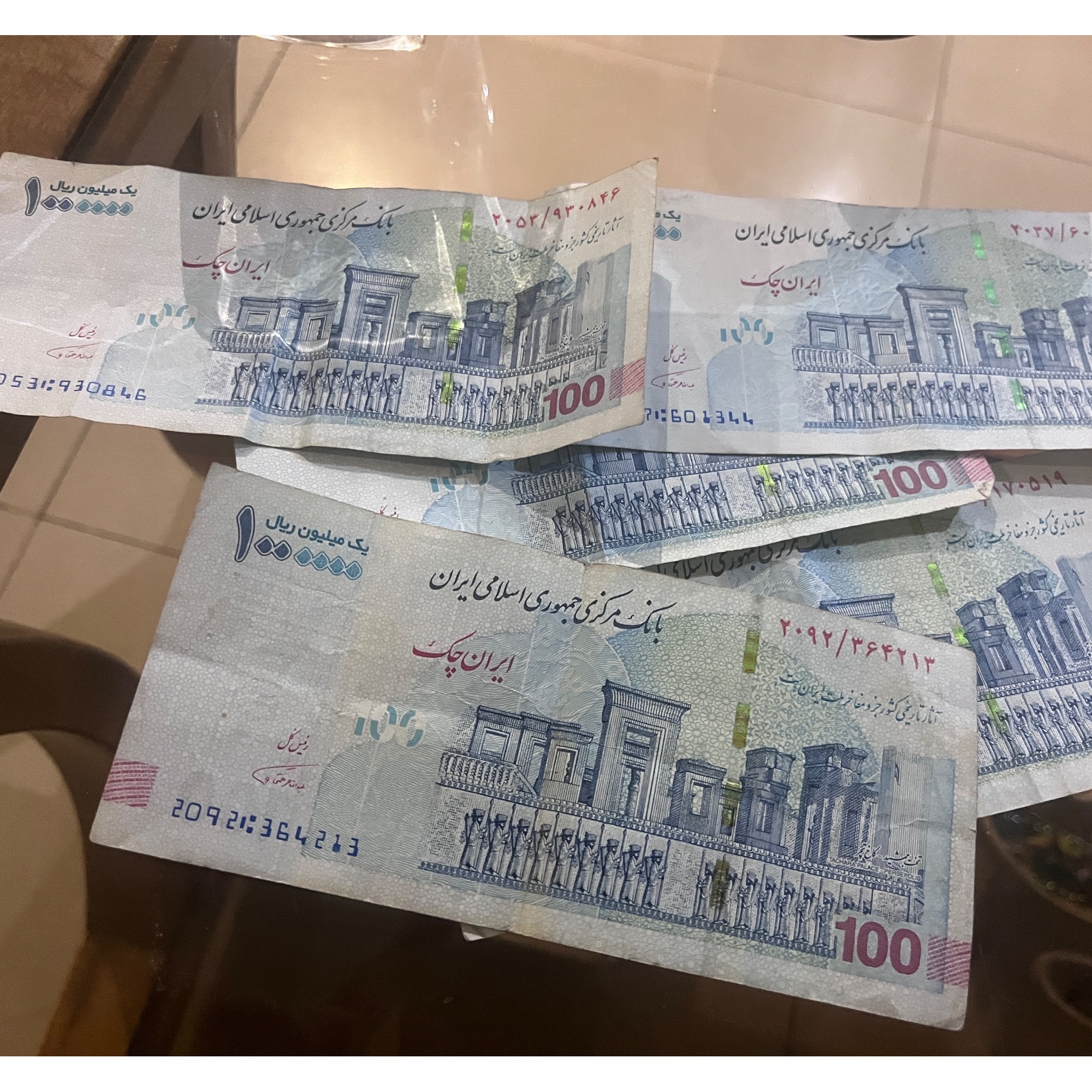 تراول صدتومانی امضا قرمز