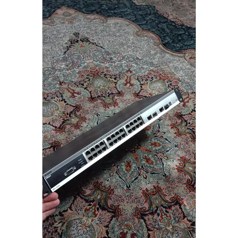 سوئیچ شبکه دی لینک 24 پورت DES 3528