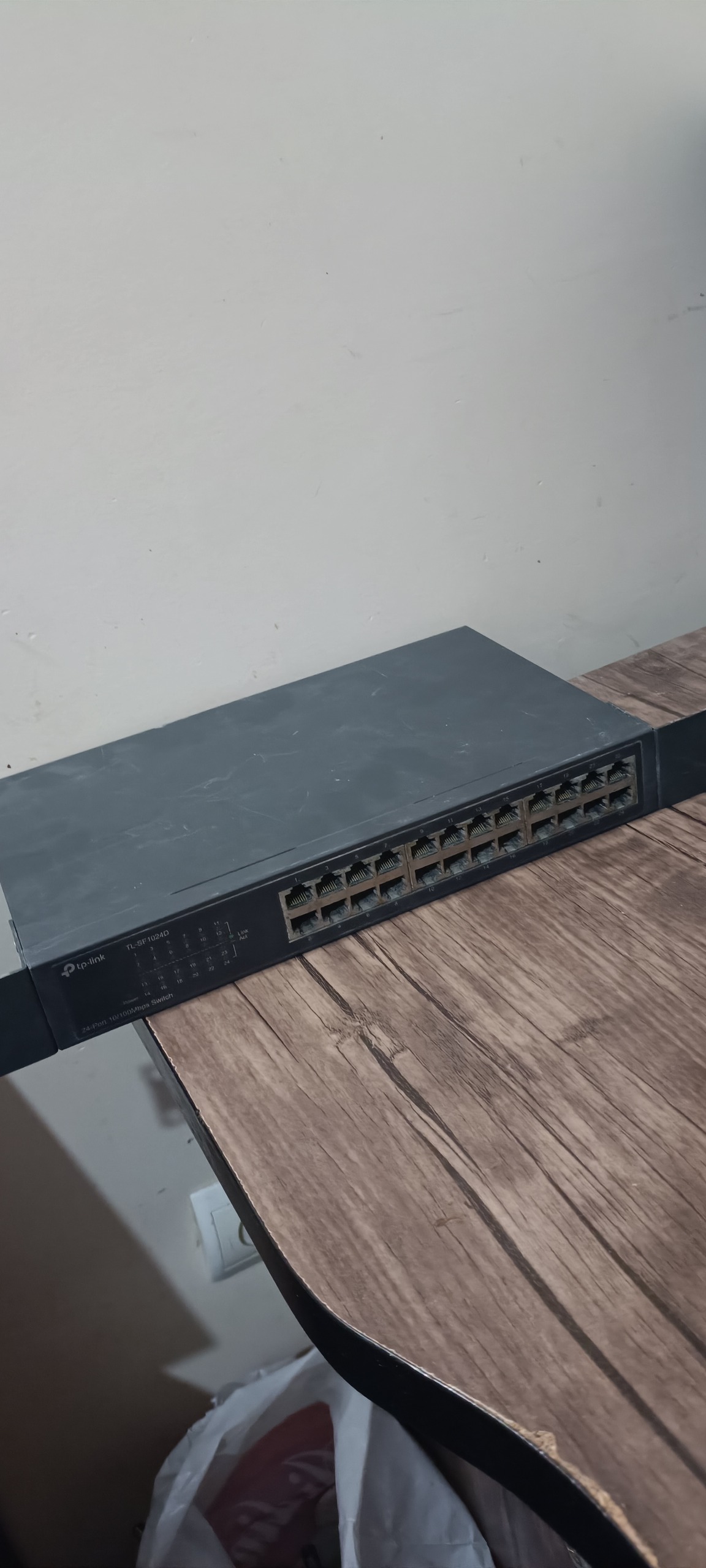 سوییچ شبکه تی پی لینک Sf102D