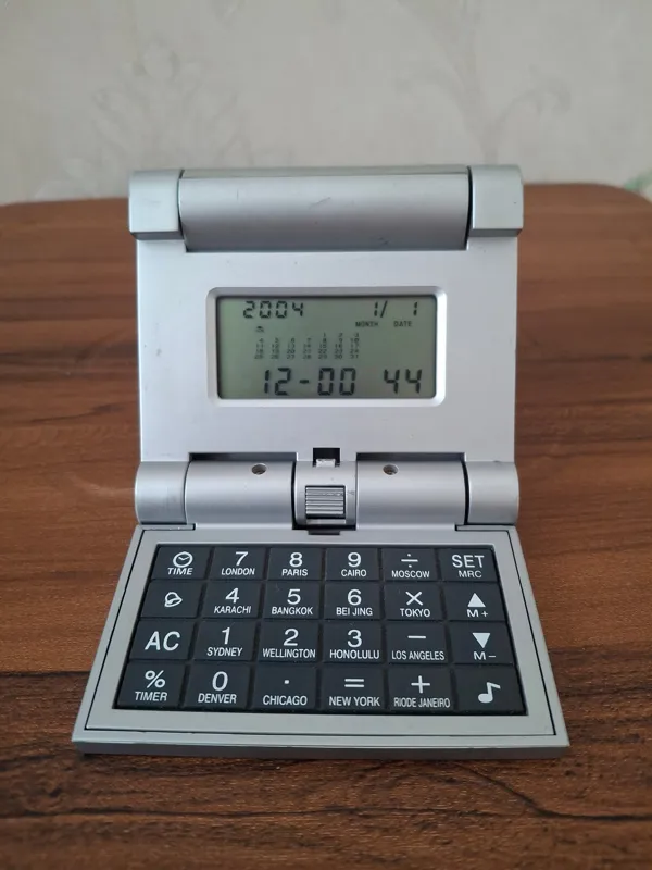 ماشین حساب تاشو تاریخ دار