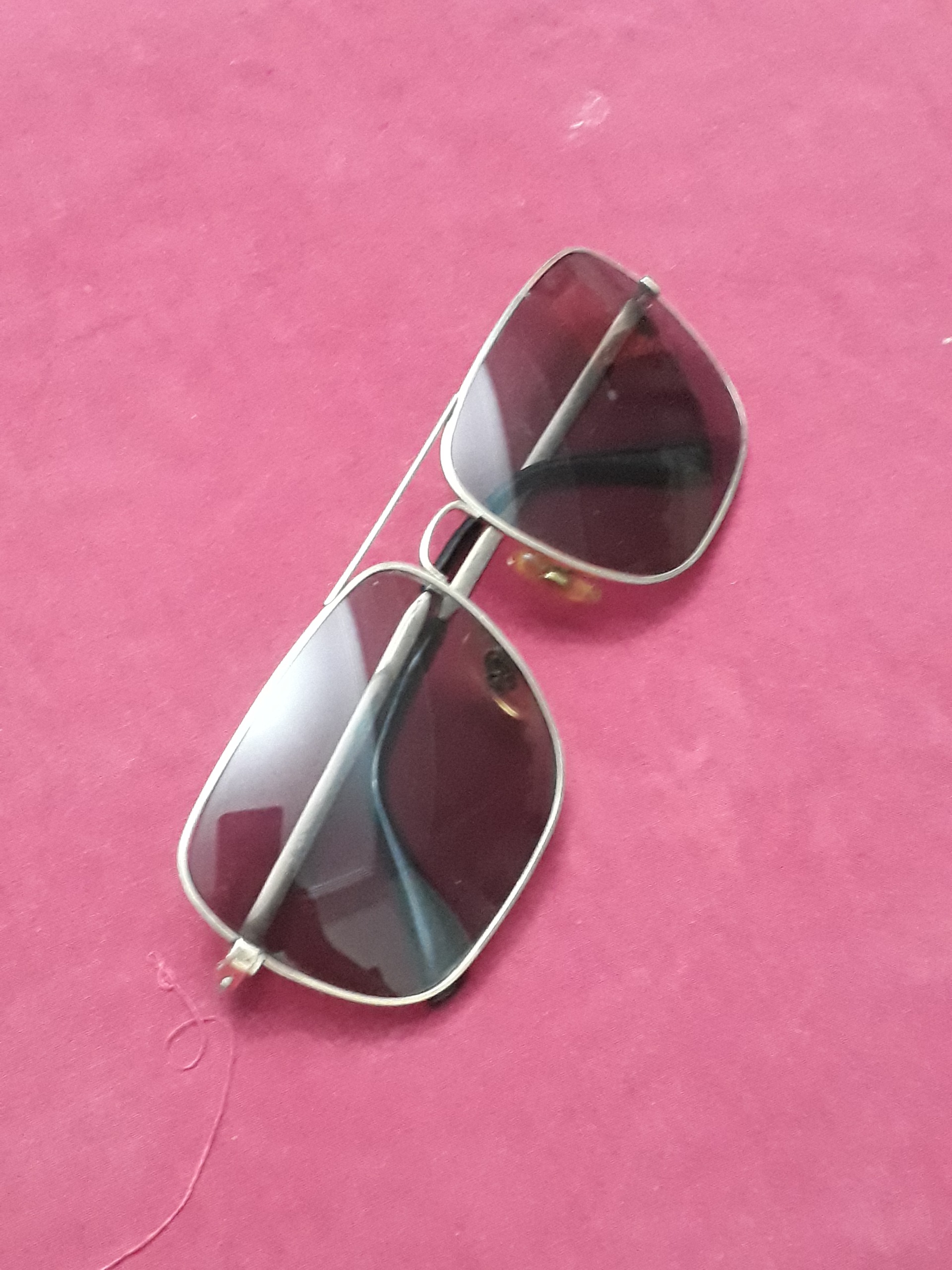 عینک آفتابی قدیمی کنکورد