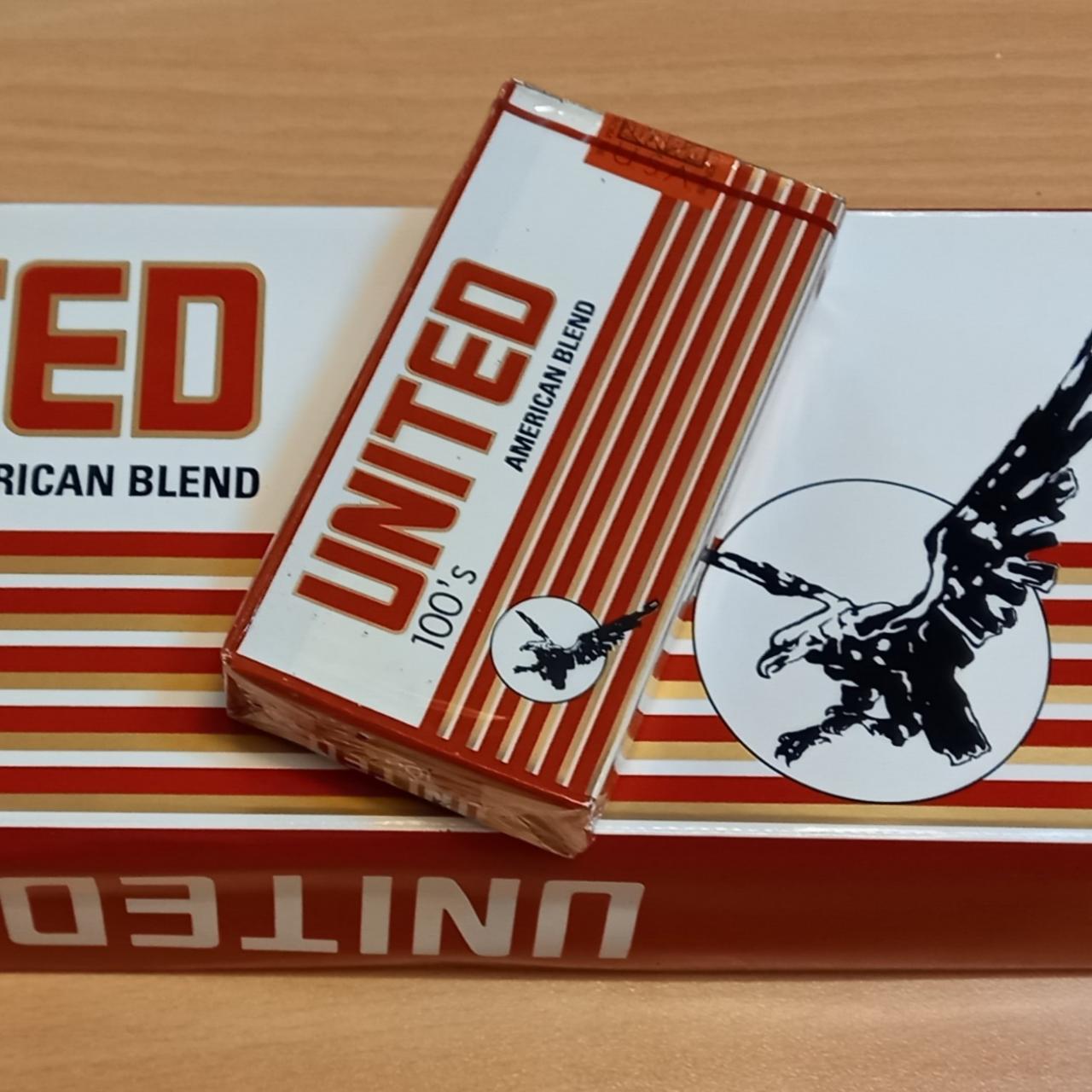 پاکت خالی سیگار