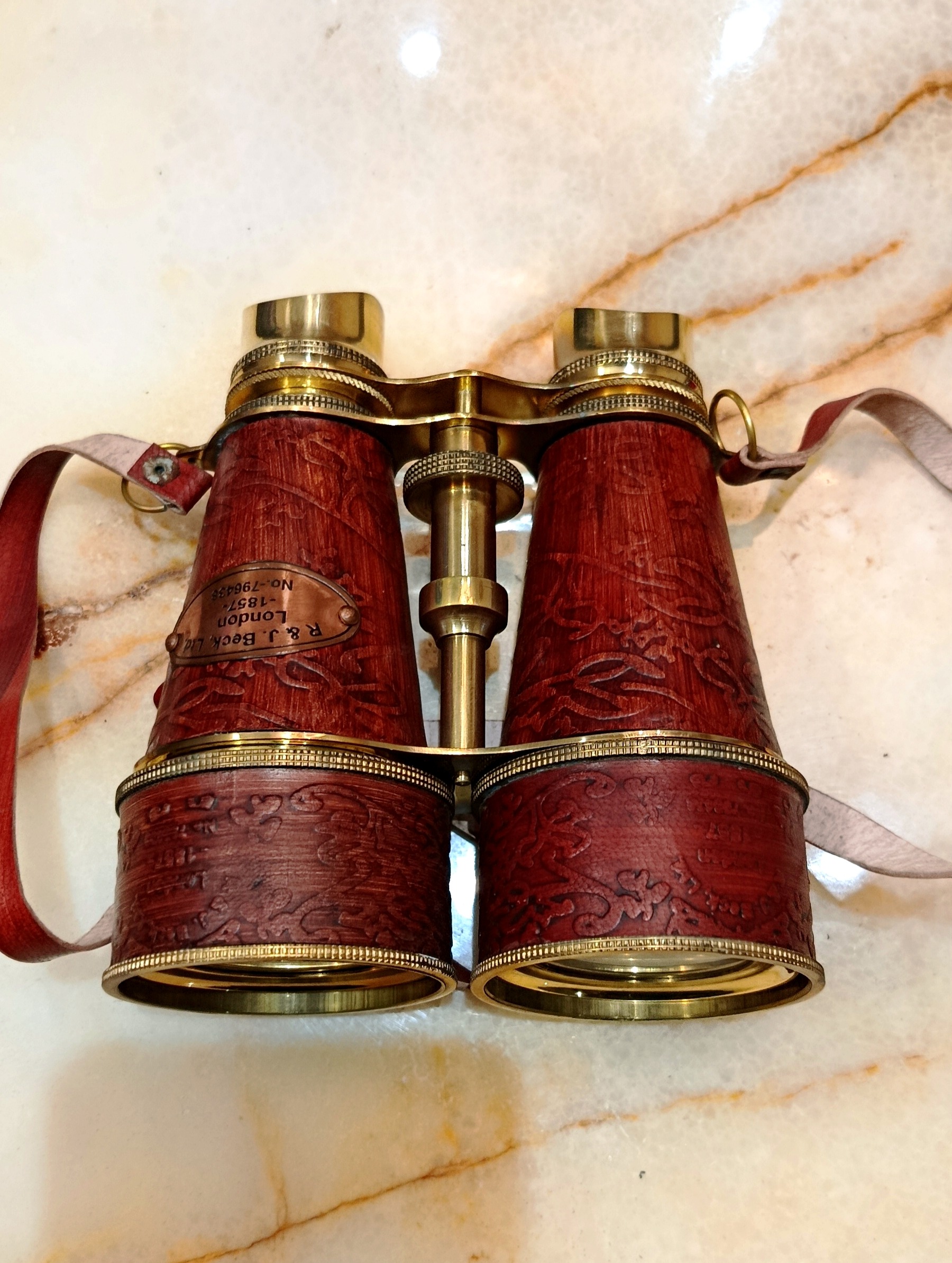 دوربین دو چشمی برنزی آنتیک مارکدار وتاریخدار