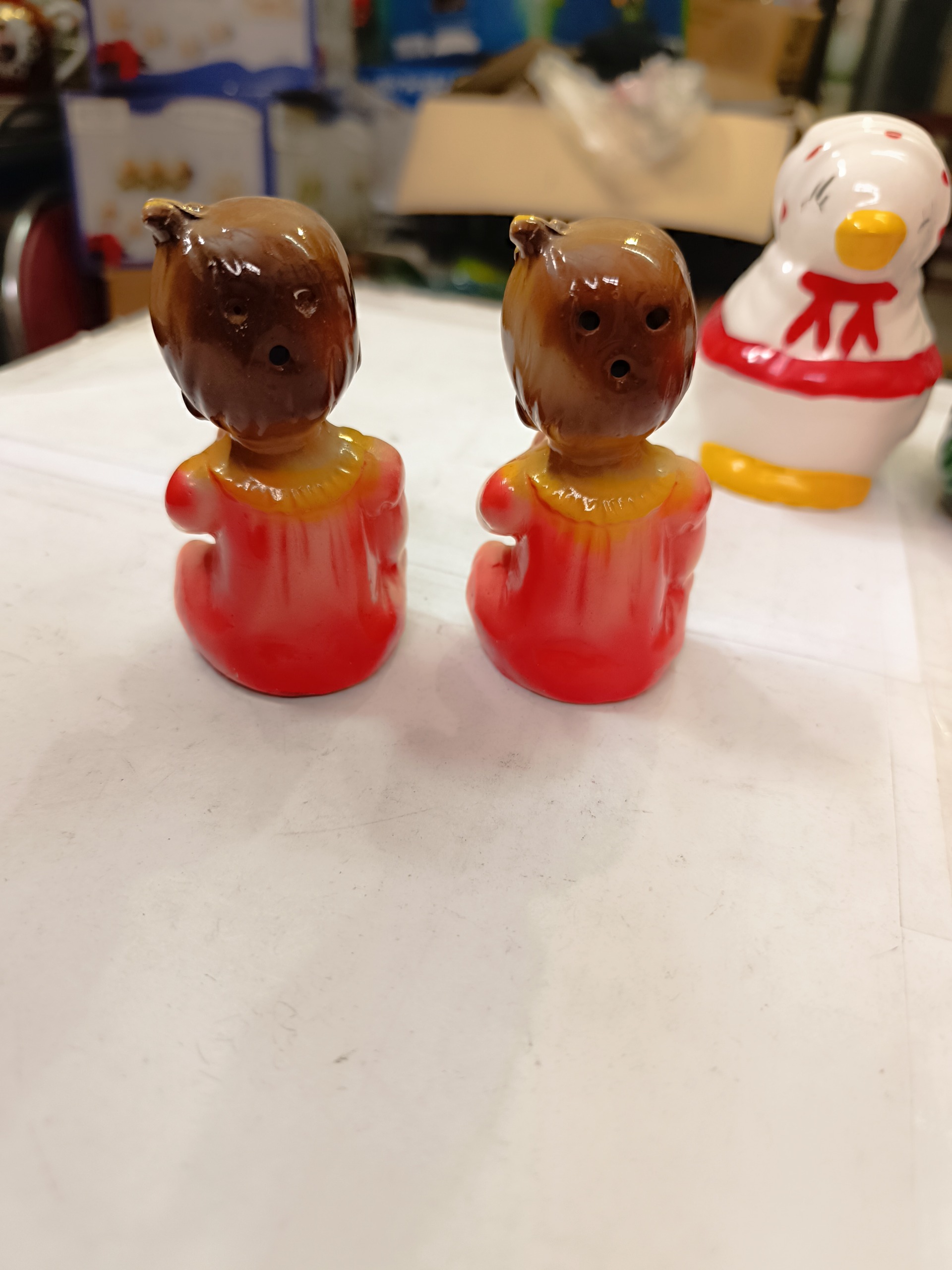 نمکدون سرامیکی دختر بچه