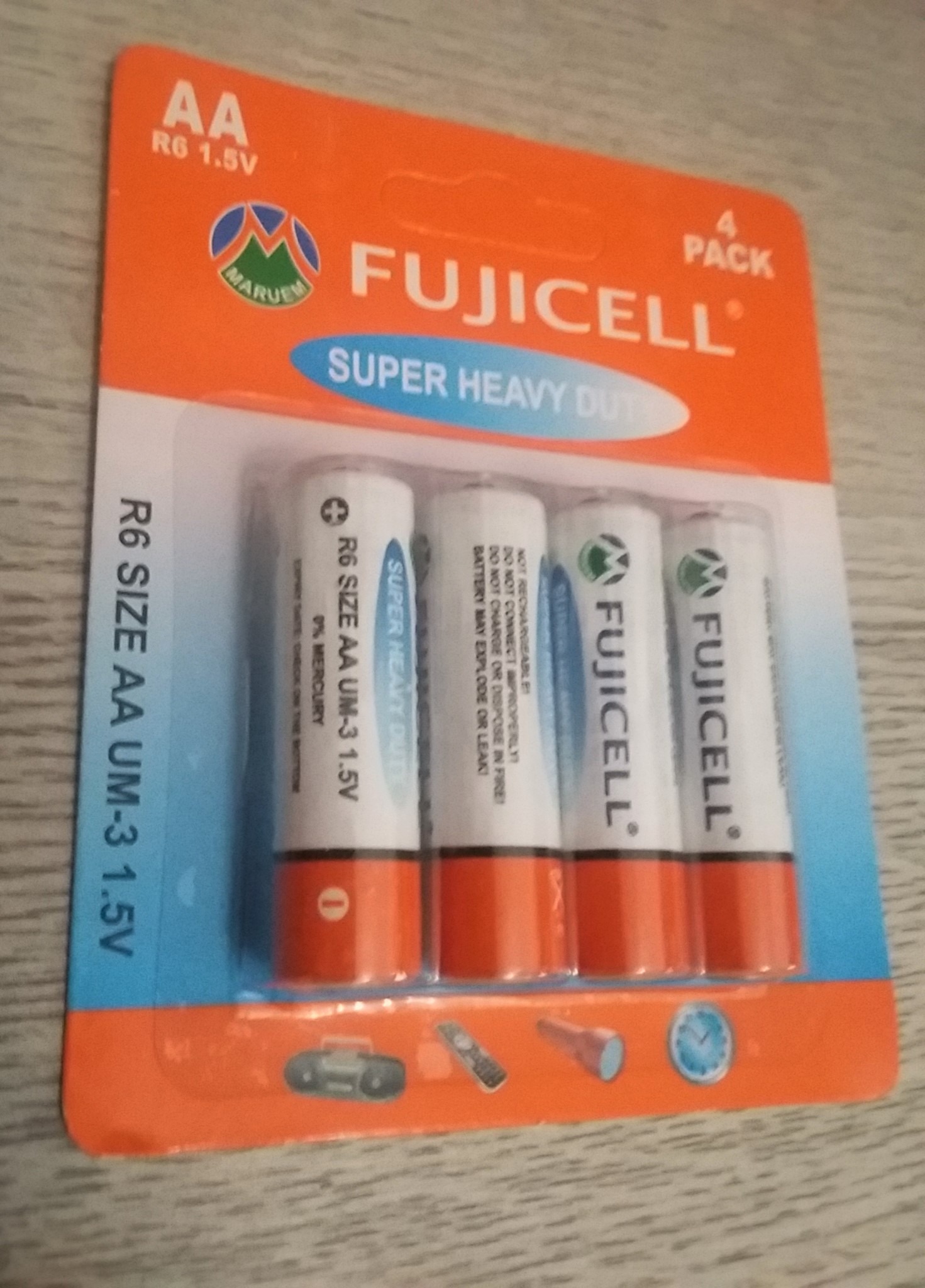 یک بسته 4 تایی باتری قلمی AA کارتی FUJICELL
