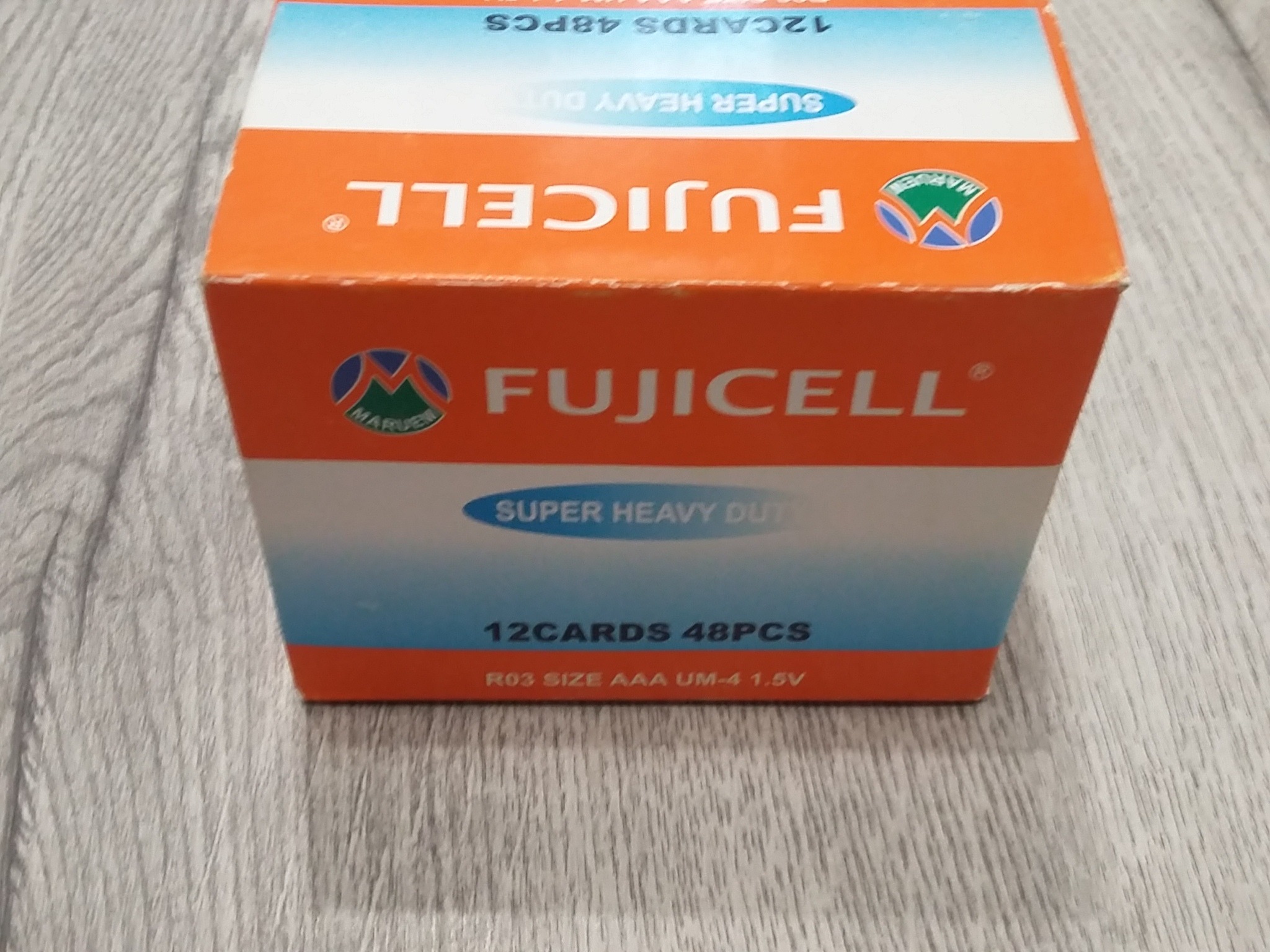 یک بسته 48 تایی باتری AAA کارتی باکیفیت FUJICELL