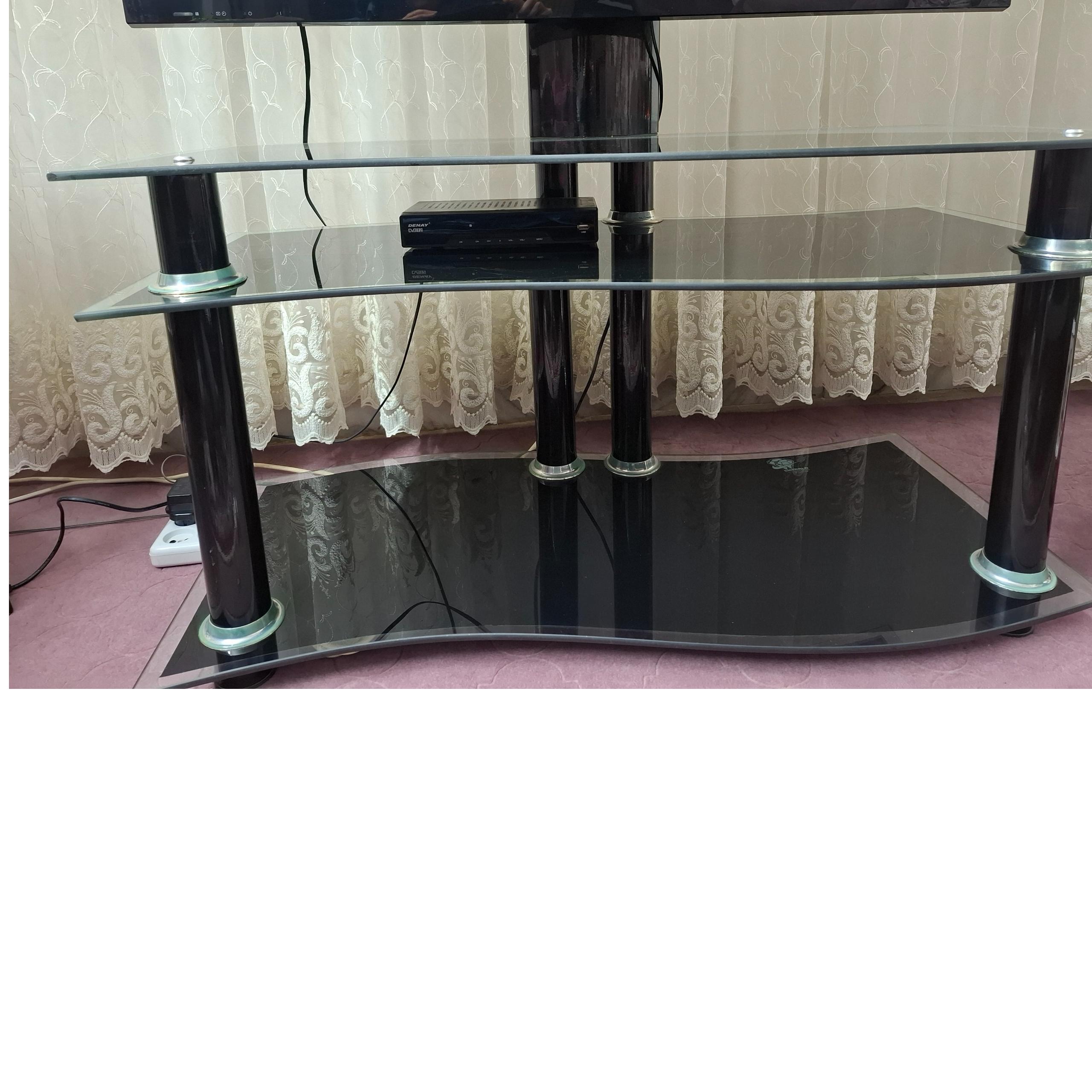 میز تلویزیون شیشه ای