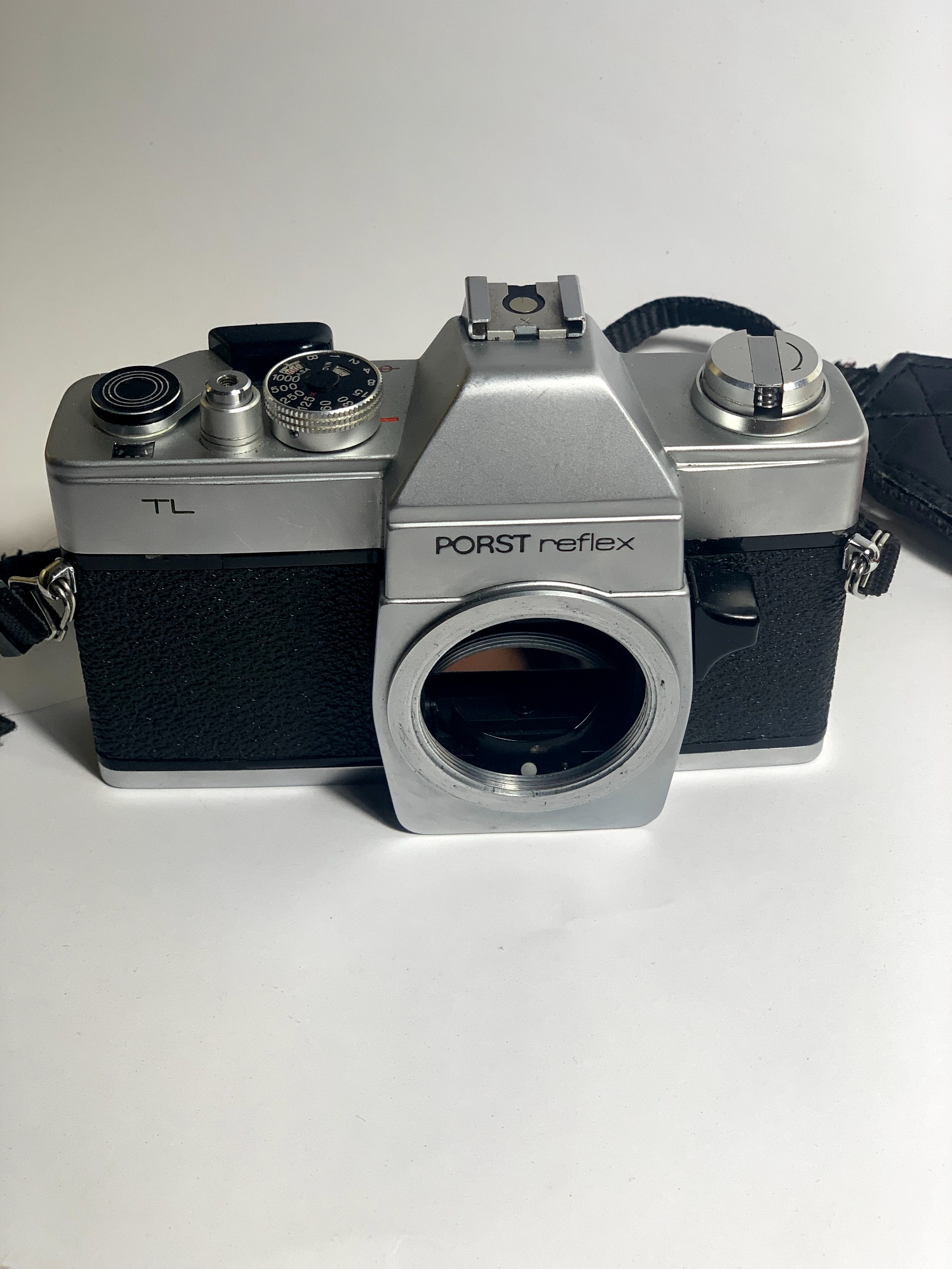 دوربین با لنز برند رفلاکس