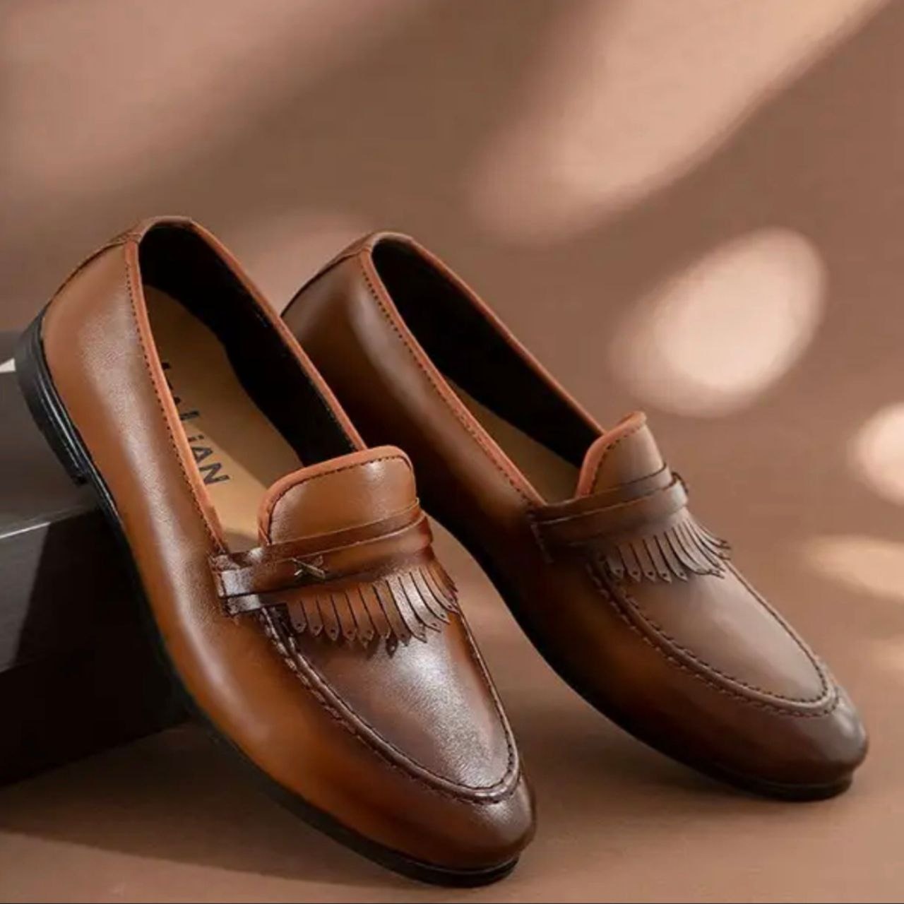 کفش کالج مردانه