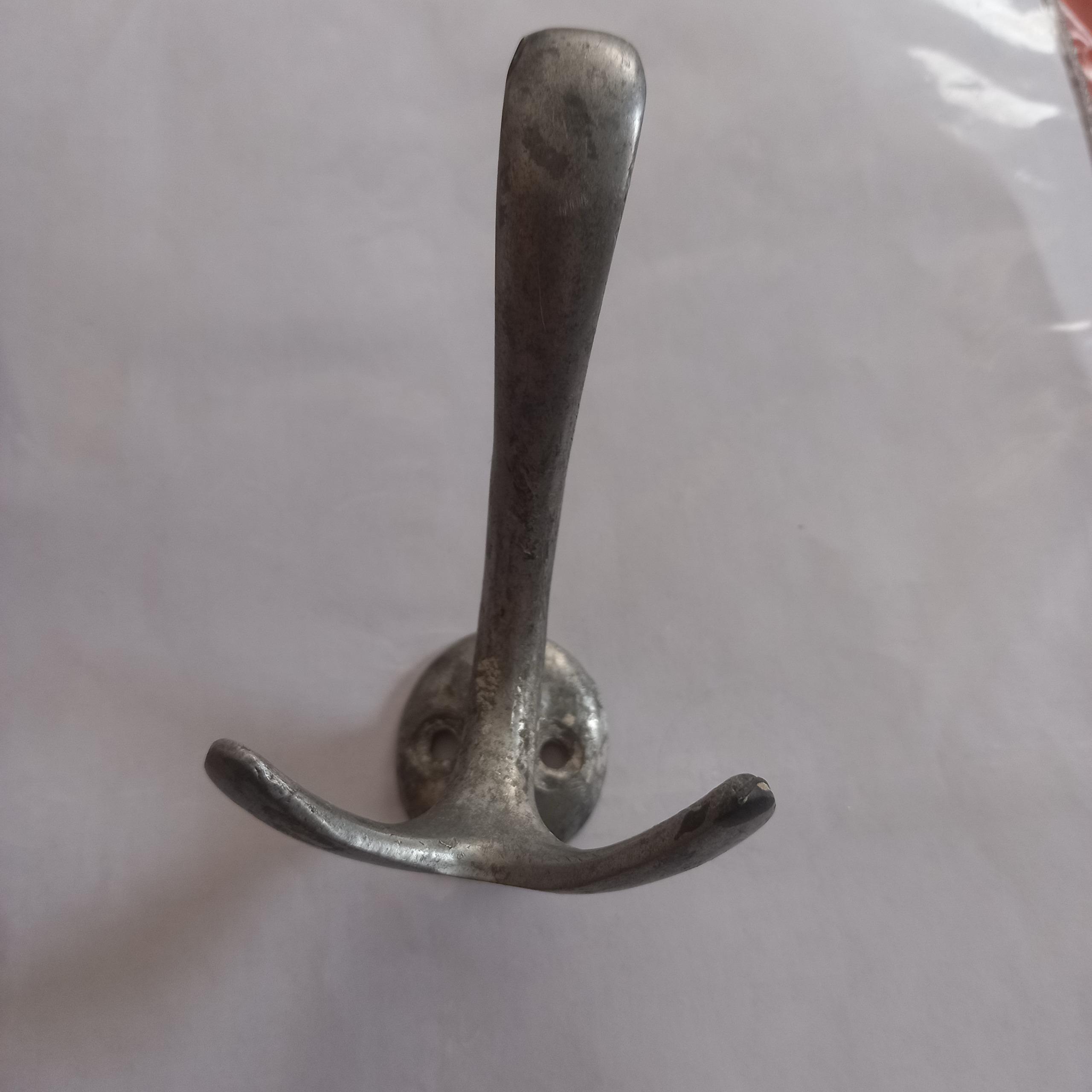 جالباسی دیواری قدیمی