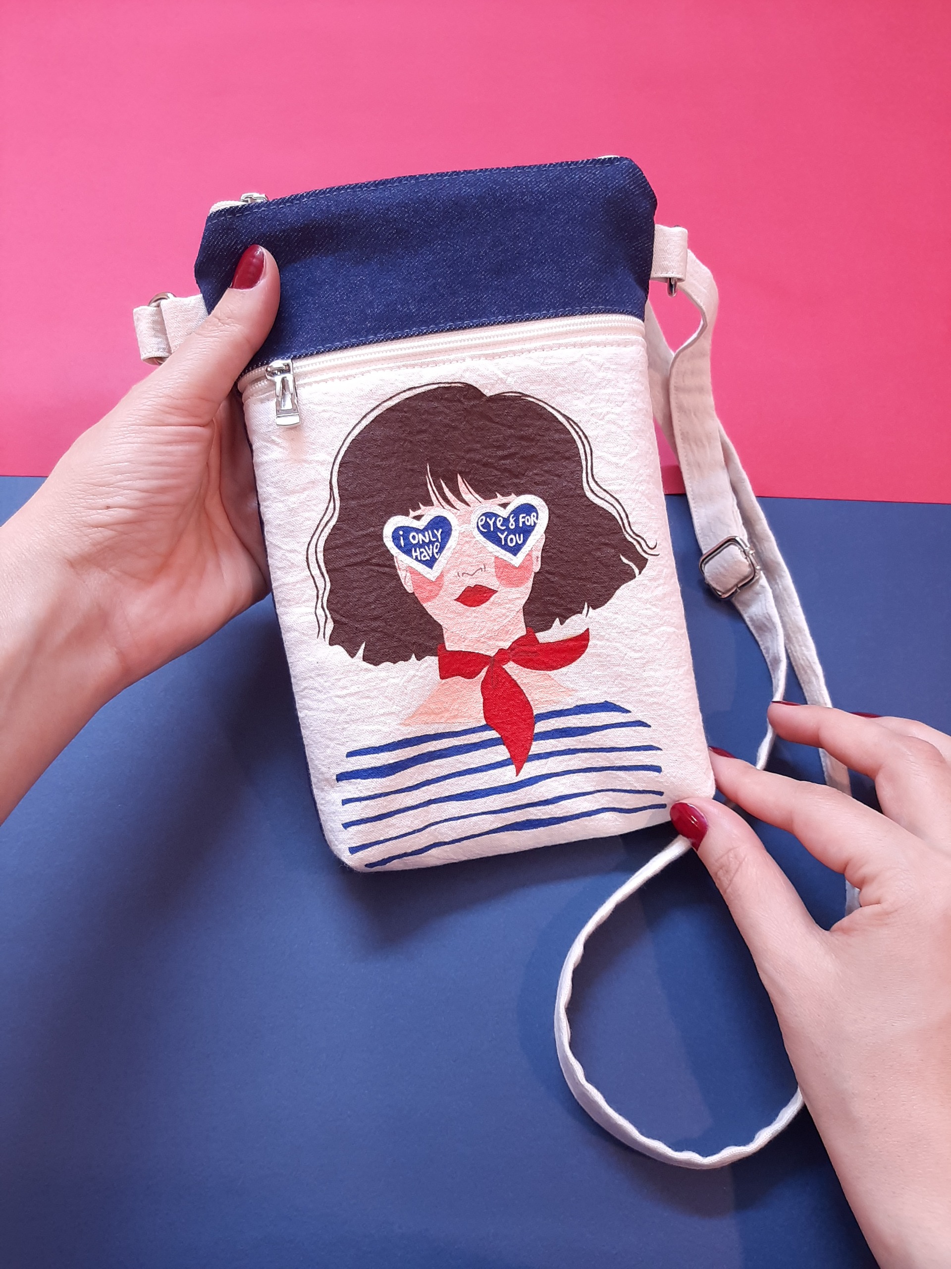 کیف دوشی موبایل (پیاده روی) نقاشی شده