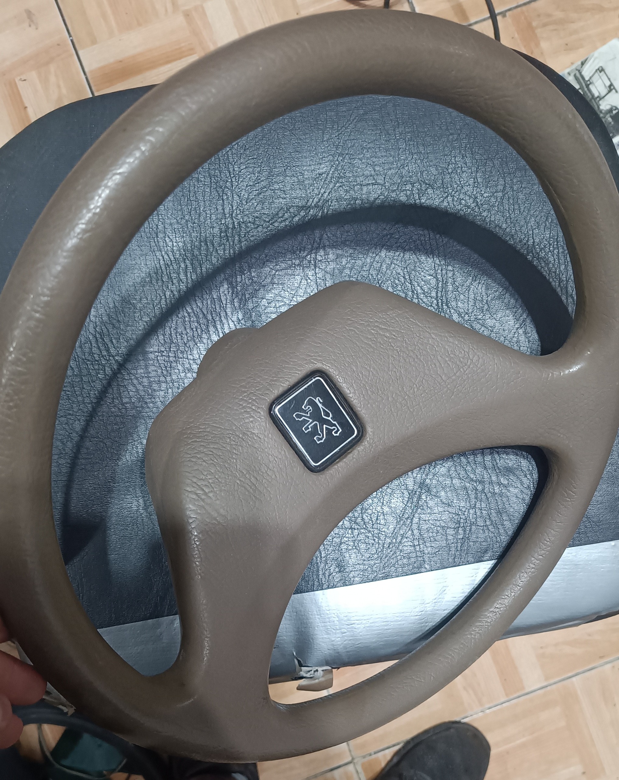 غربیلک فرمان پژو