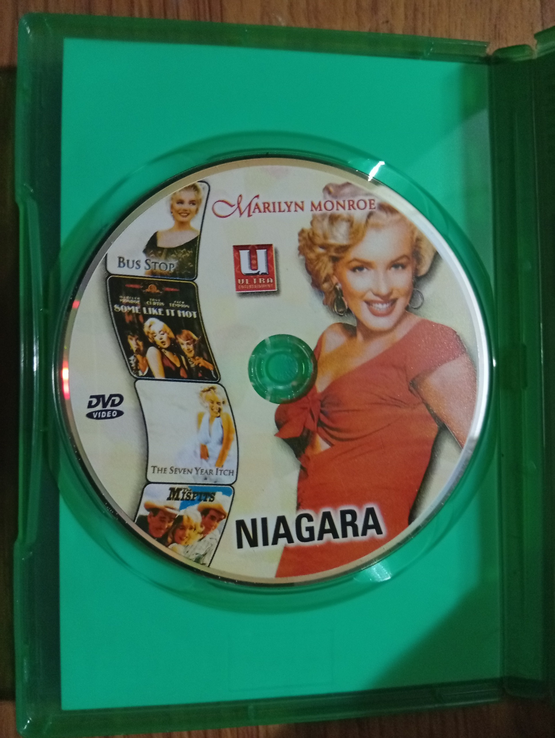 کالکشنی از فیلم های مرلین مونرو (اورجینال)