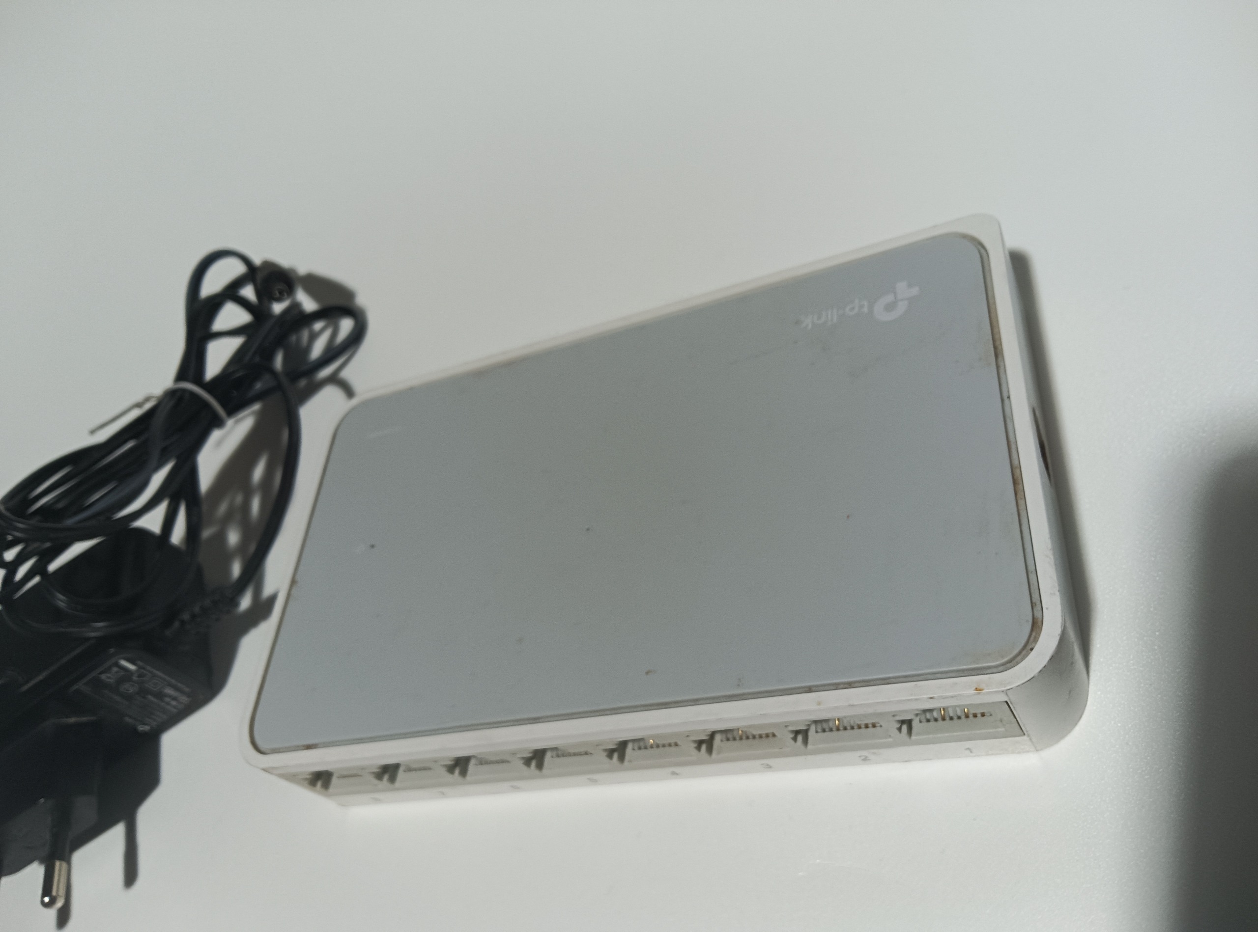 سوئیچ 8 پورت تی پی لینک