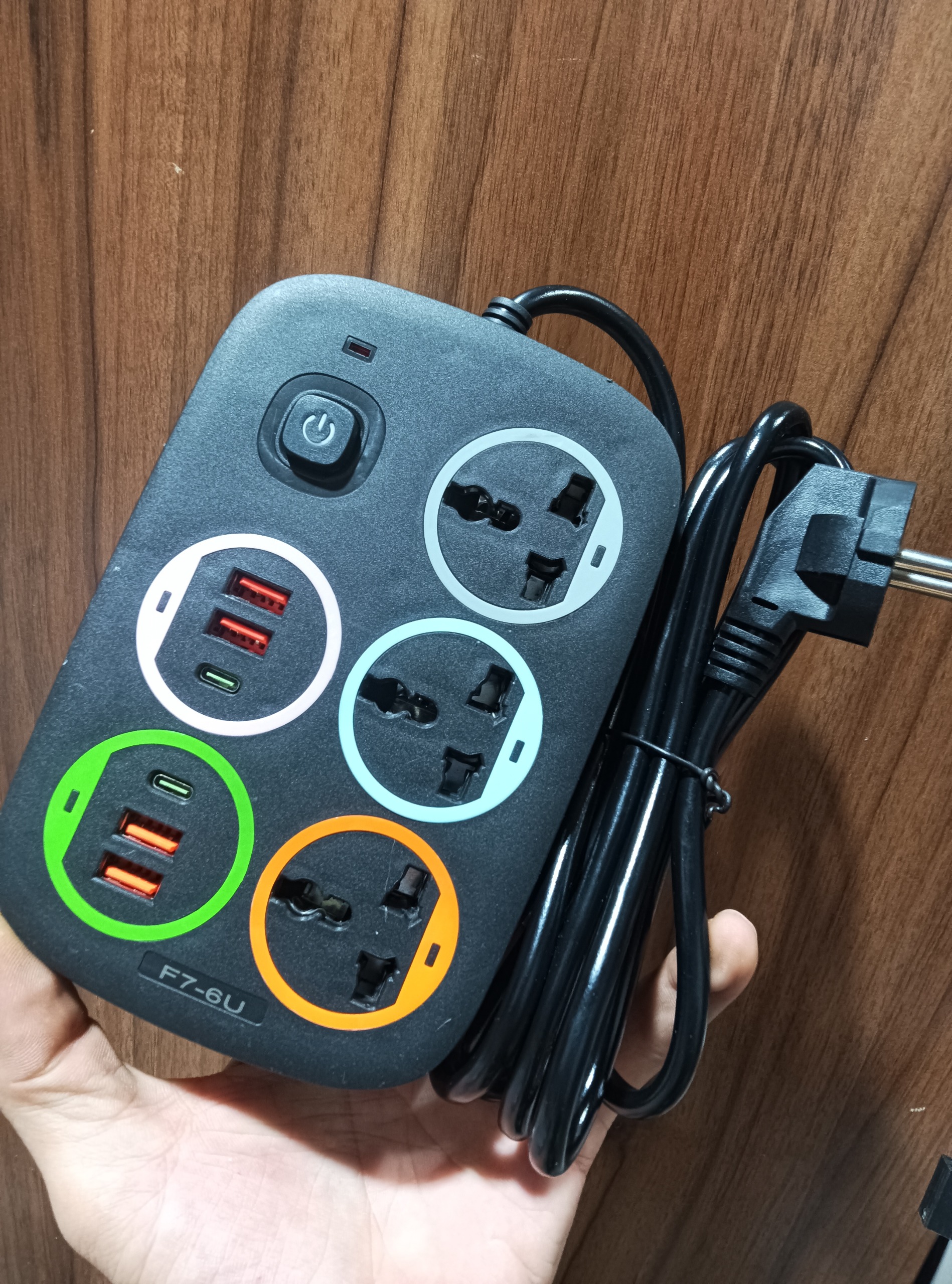 چند راهی و هاب شارژر هوشمند مدل Fv-6u