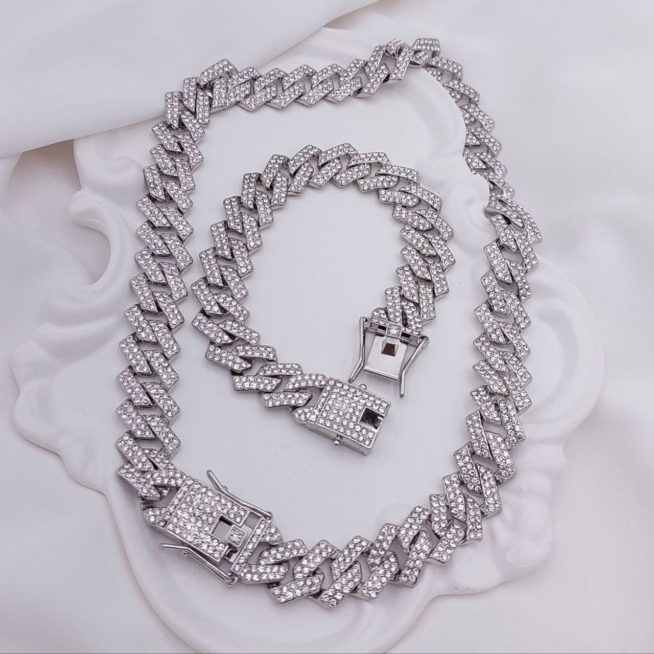 ست دستبند و گردنبند فول نگین قفل کوبایی