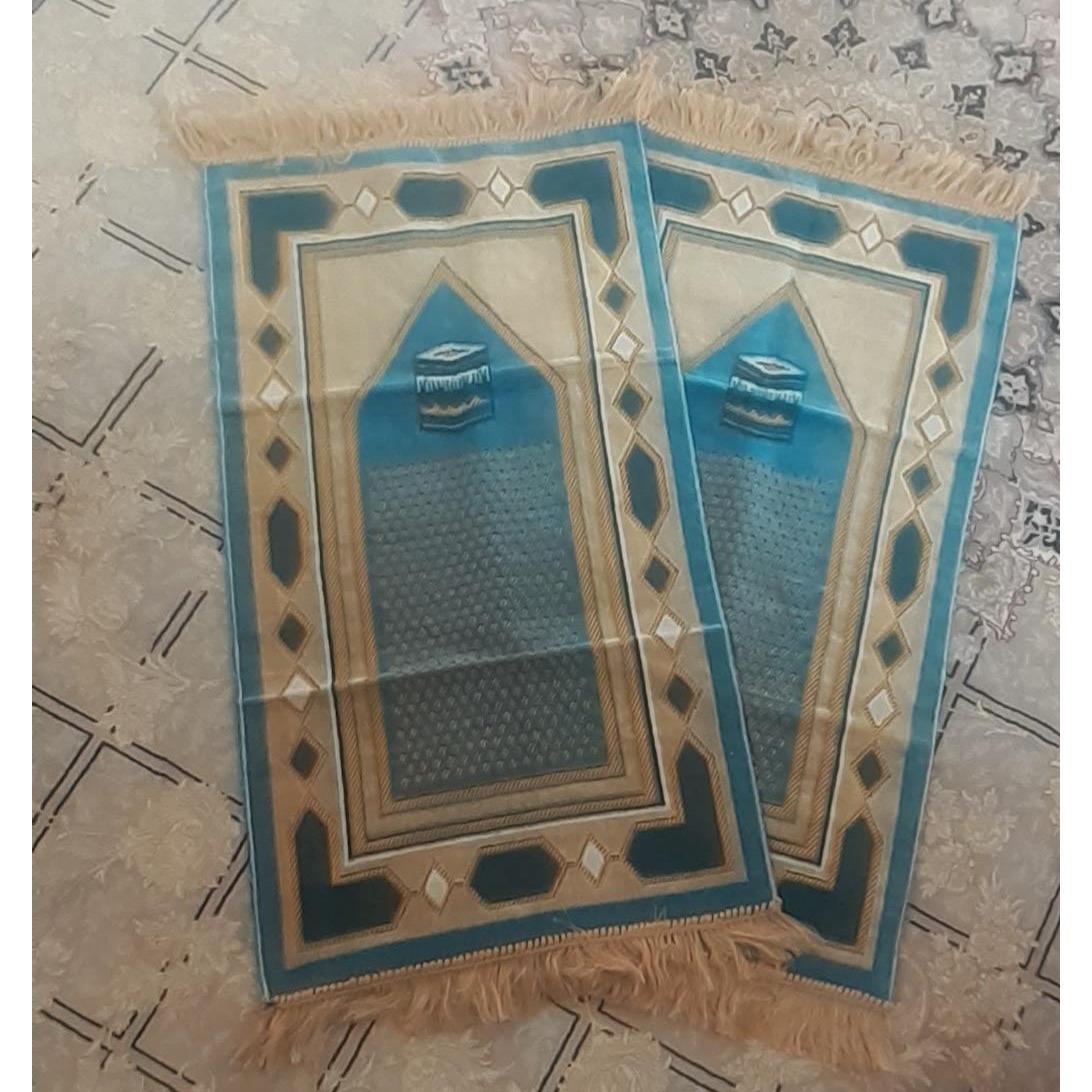 سجاده ی مخمل کوچک