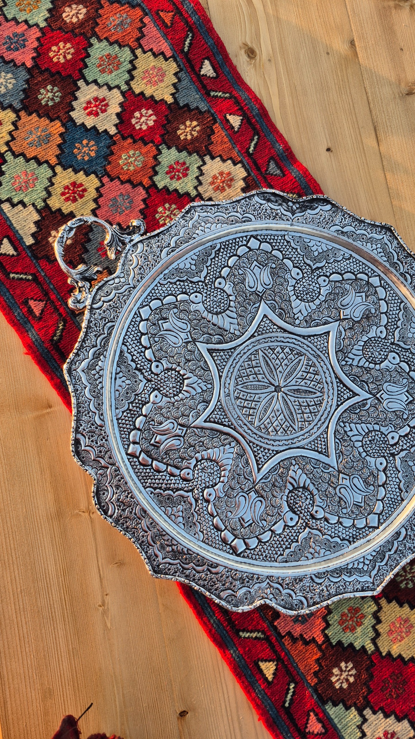 سینی مسی پایه دار قلم کاری دستی