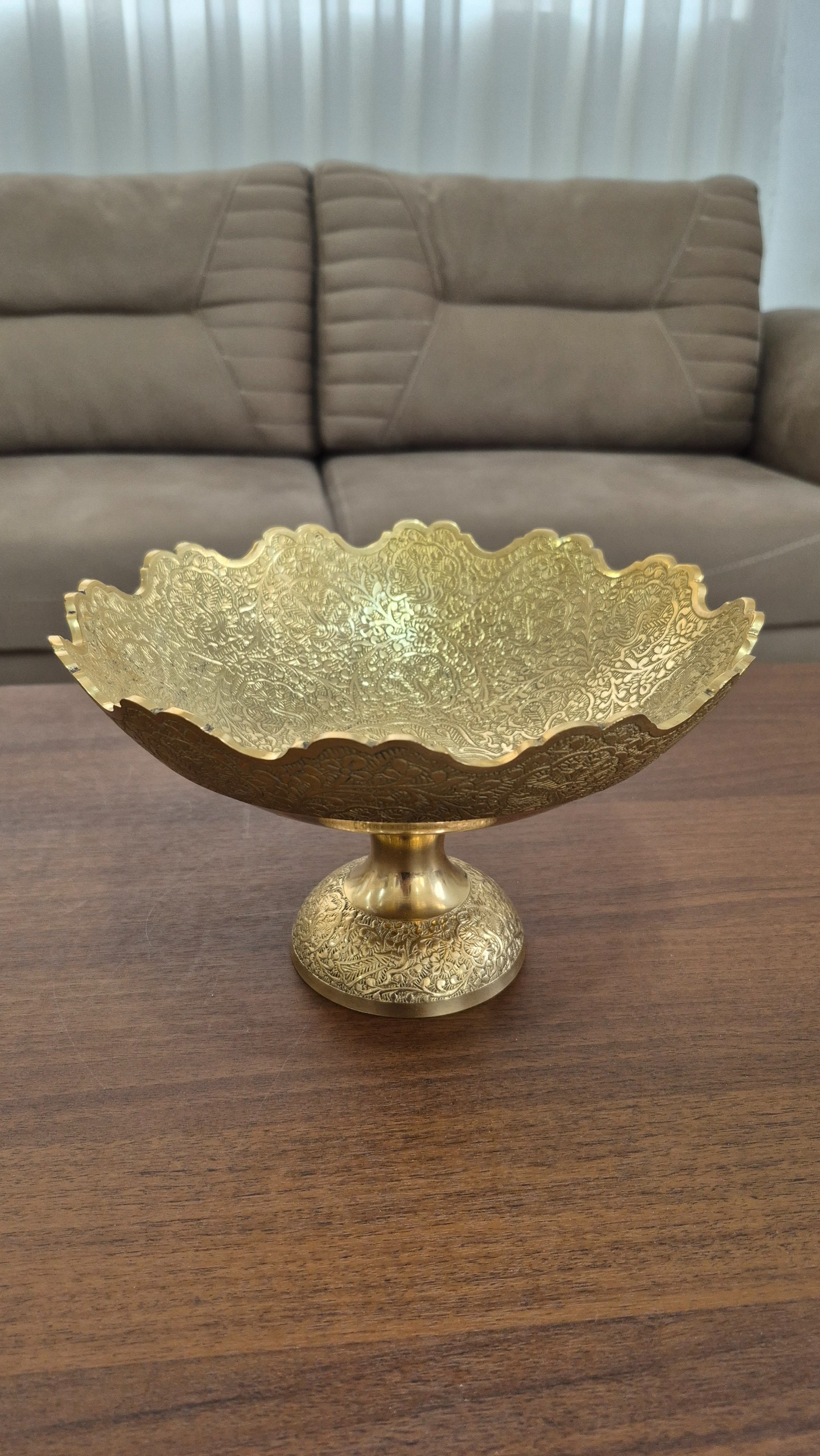 ظرف پایه دار برنجی