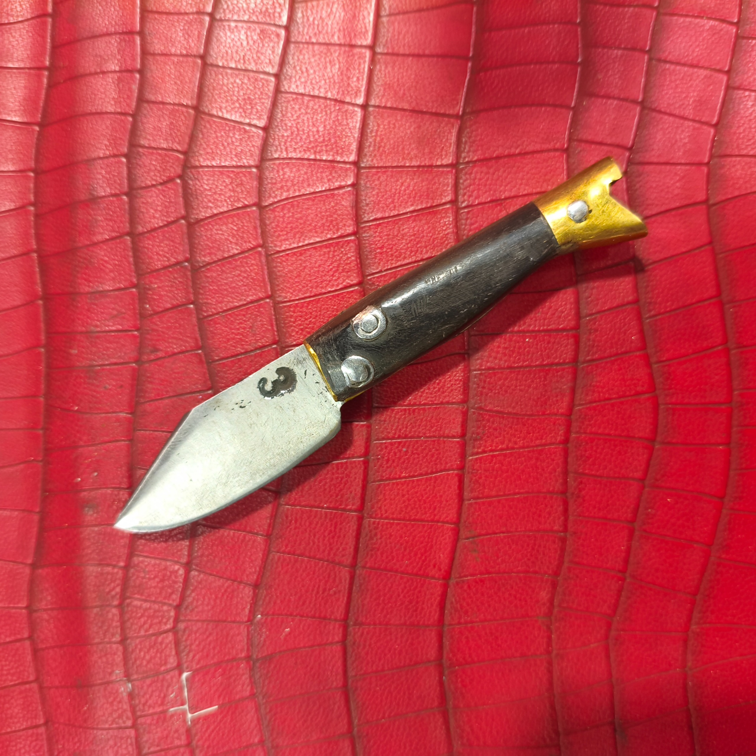 چاقوی جیبی استخوانی