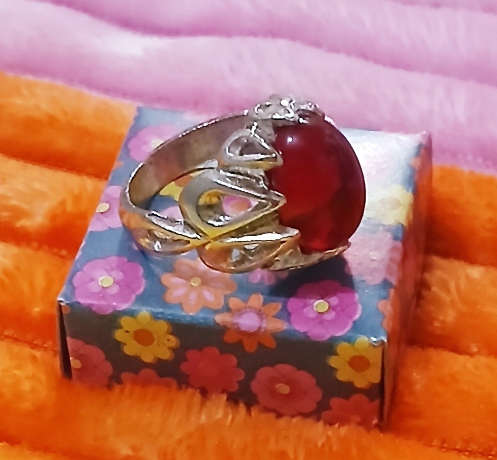 انگشتر یاقوت سرخ