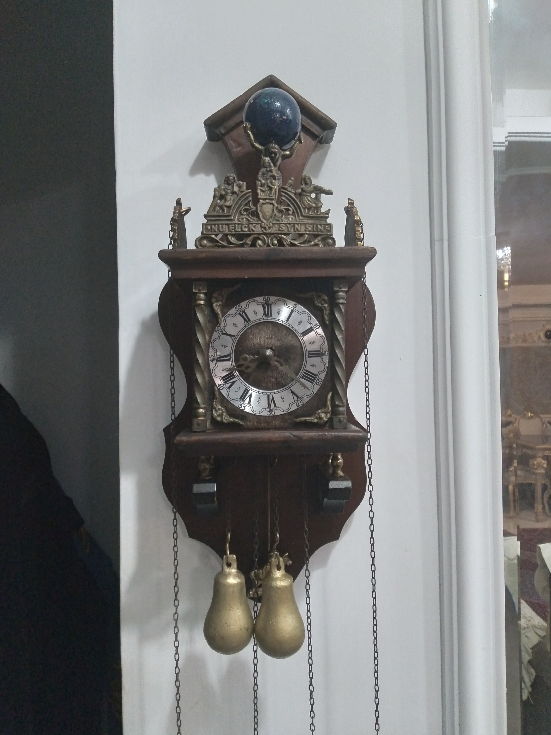 ساعت وزنه ای گلابی قدیمی