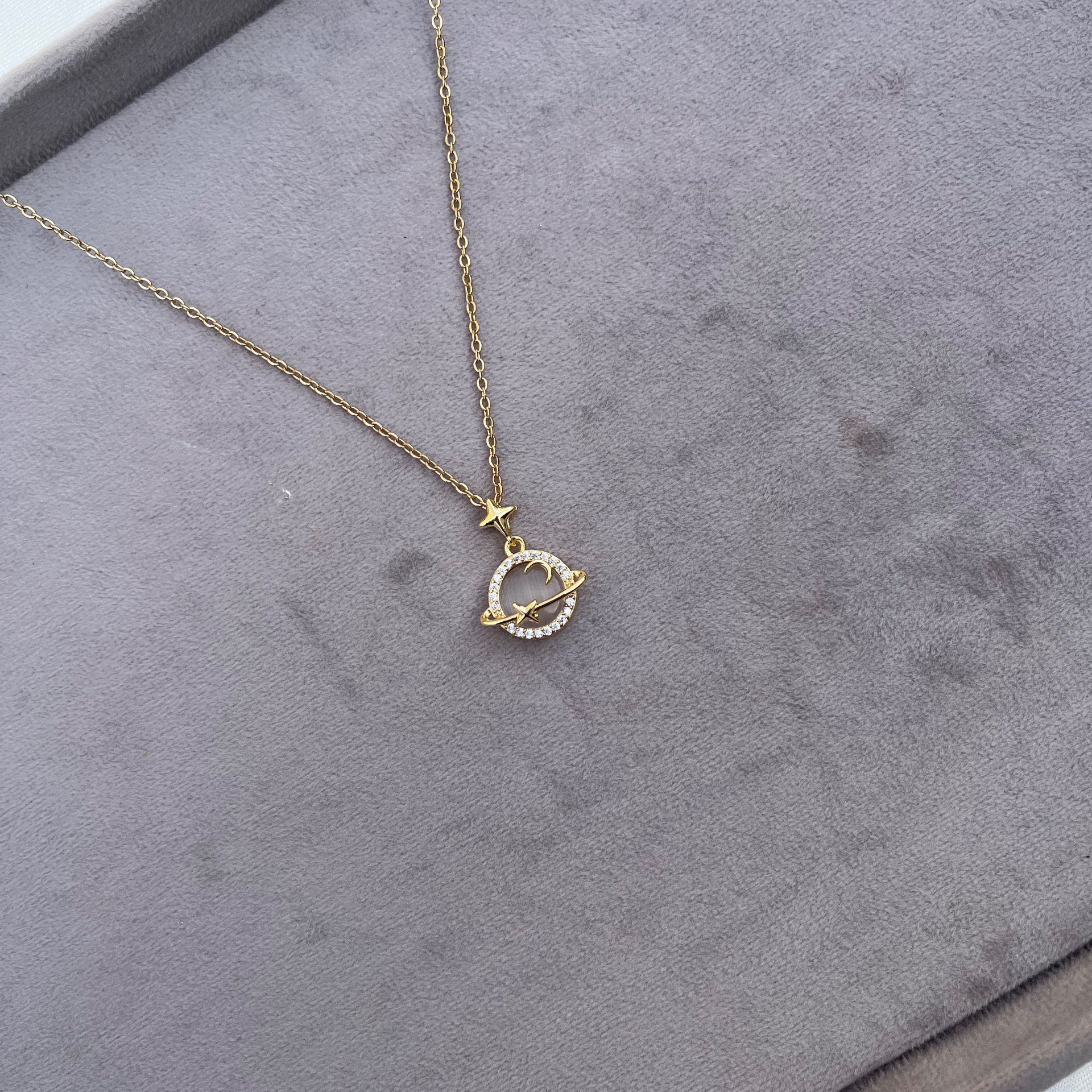 گردنبند زحل جواهری