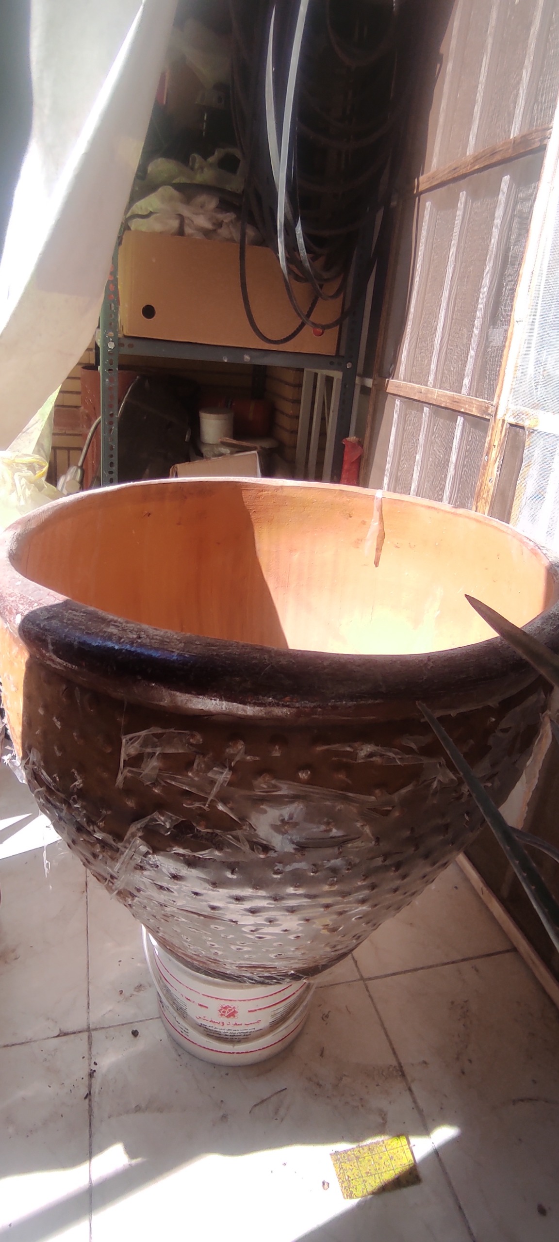 گلدان سفالی بزرگ