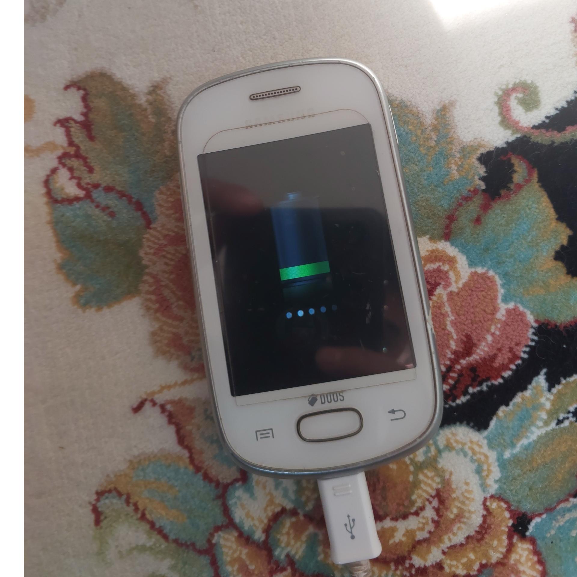 گوشی سامسونگ قدیمی لمسی