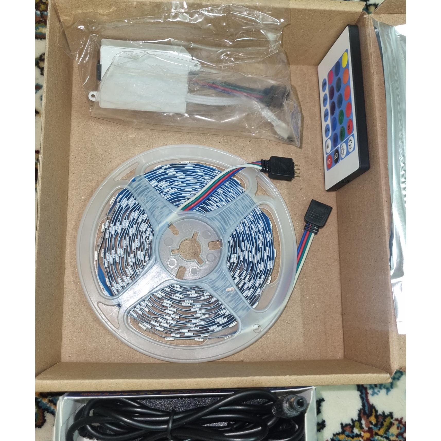 ریسه LED پنج متری ریموت دار با آداپتور 2A